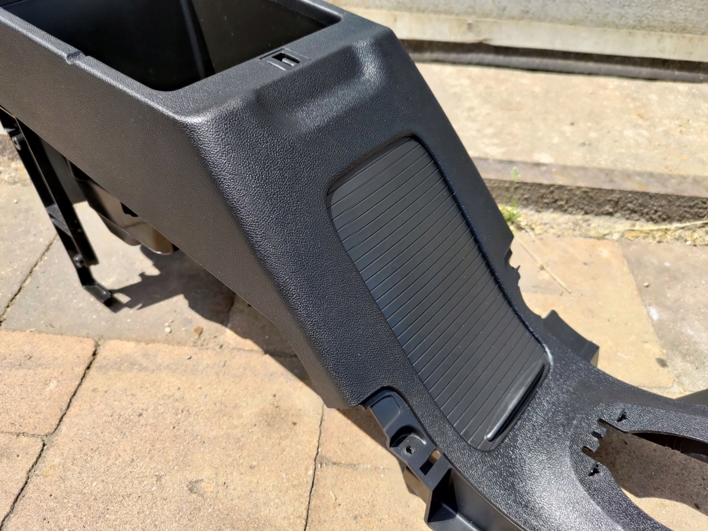 SAAB 9-3 II 93 Tunel central armrest 307039 EUROPA