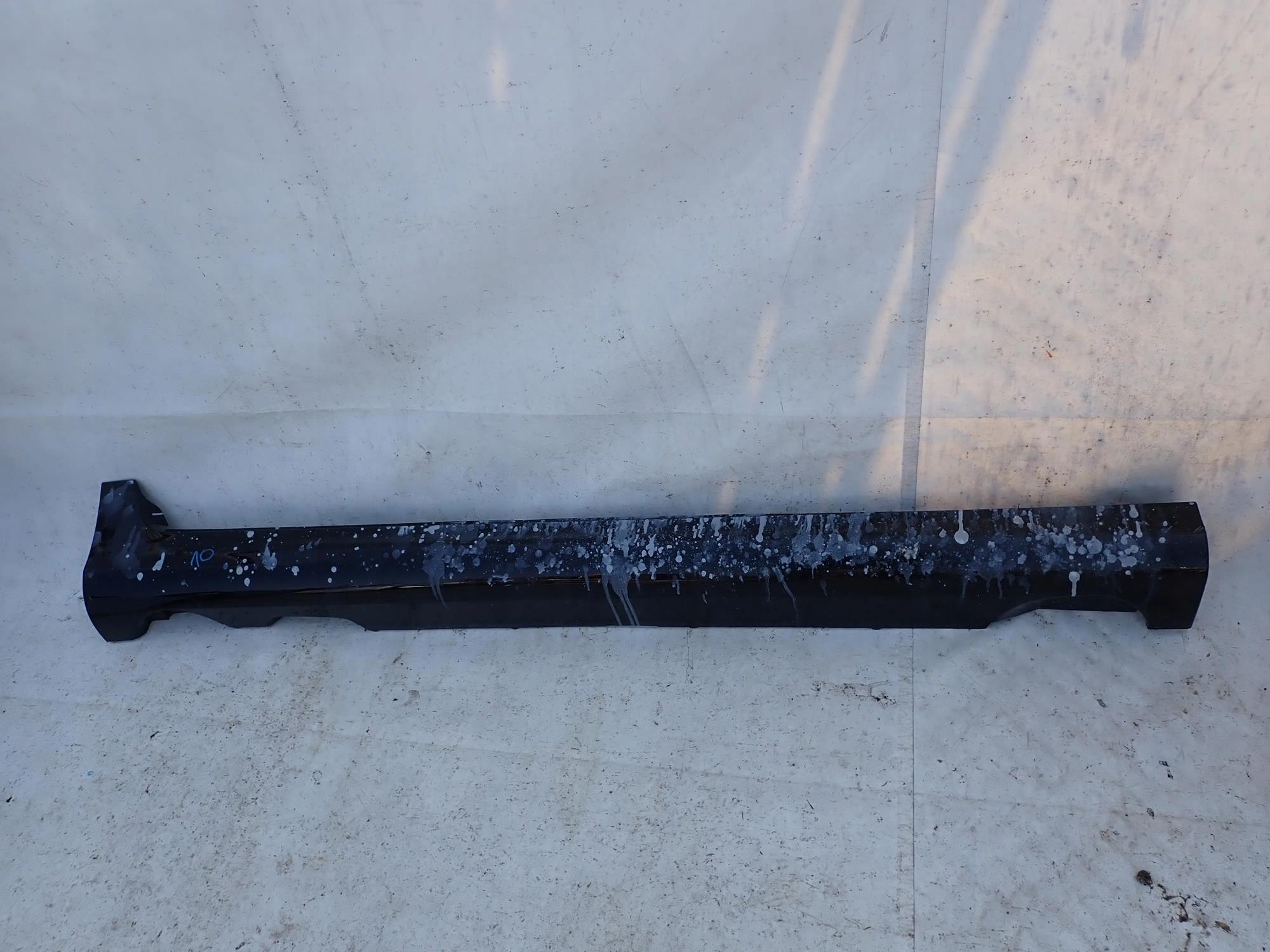 VOLVO XC60 and 1 LIFT 13-17 moulding threshold right