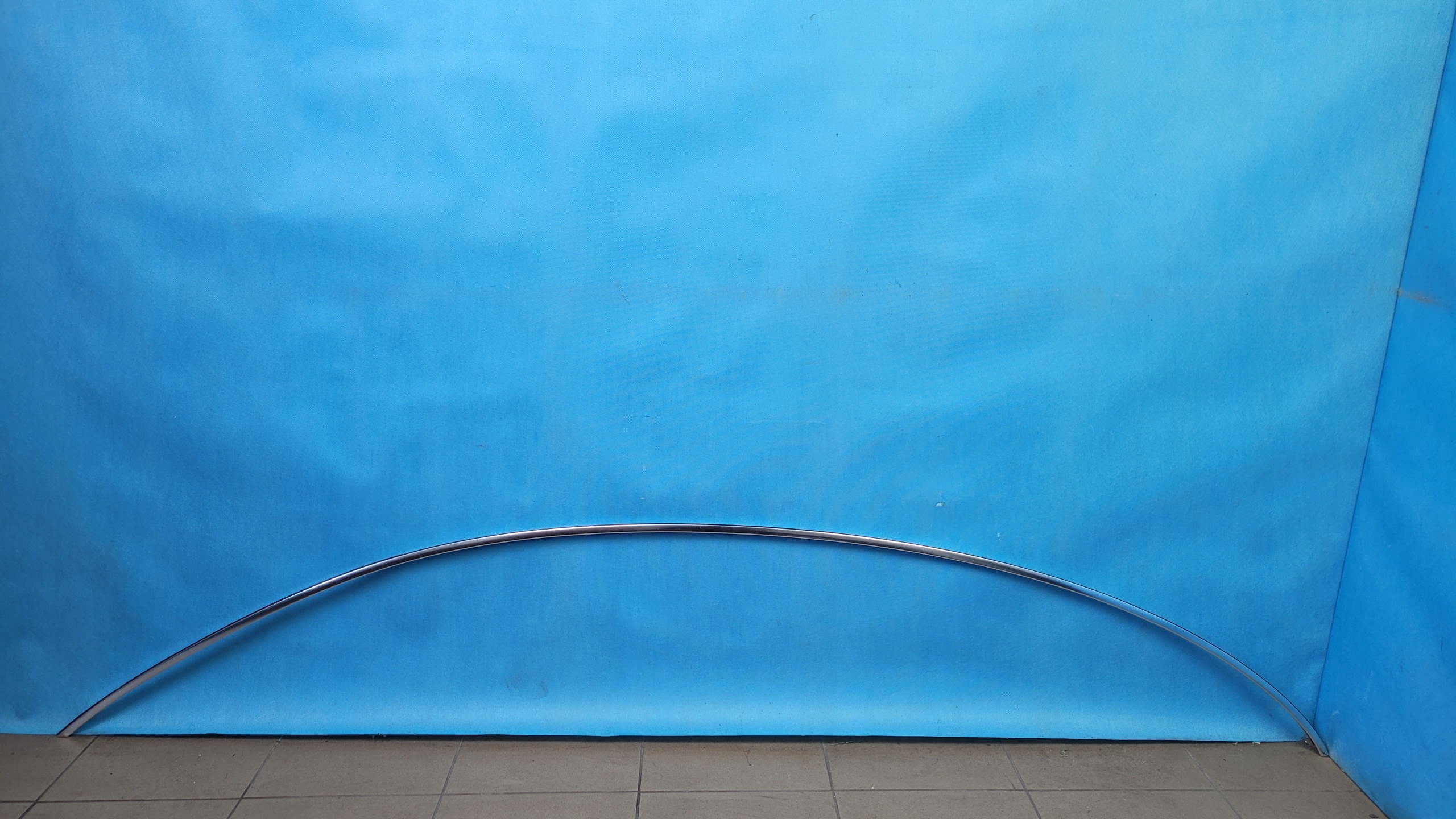 W118 CLA декоративная планка крыши левая A1186731100