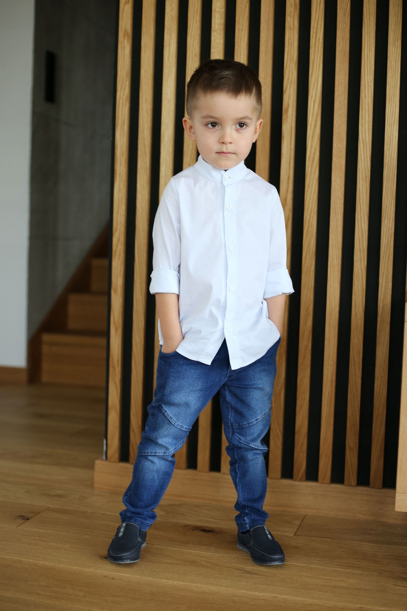 Koszula CHŁOPIĘCA elegancka BIAŁA bawełna wygodna do szkoły galowa 104 110 Marka Royal Kids