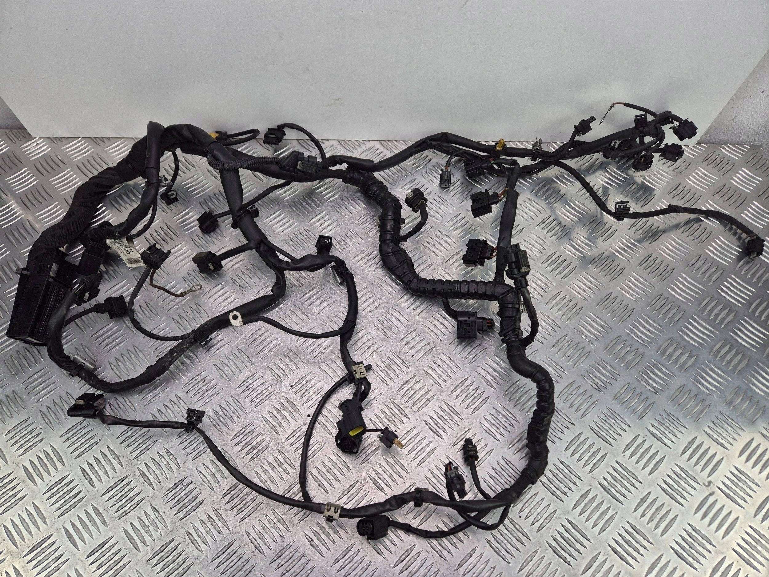 bundle of the engine Mercedes C180 CGI W204 A2711501820 271.820