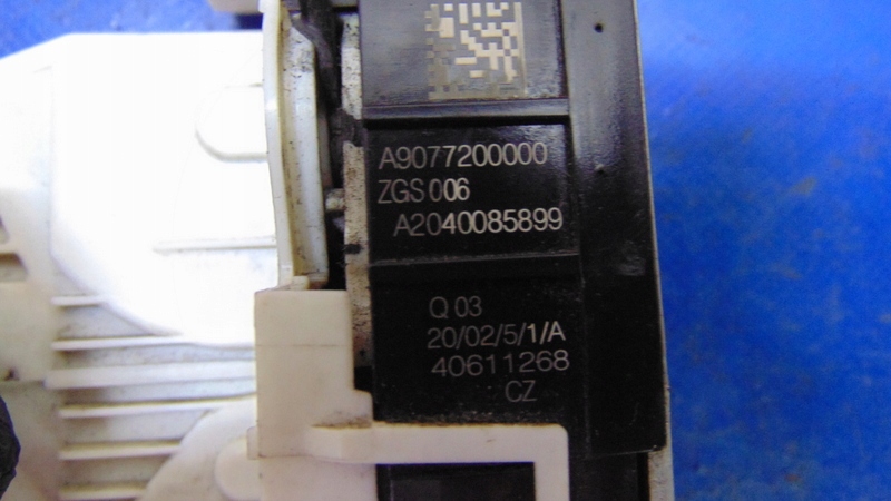 lock door left front 4 PINY EUROPA MERCEDES SPRINTER A910 A907 18-25R