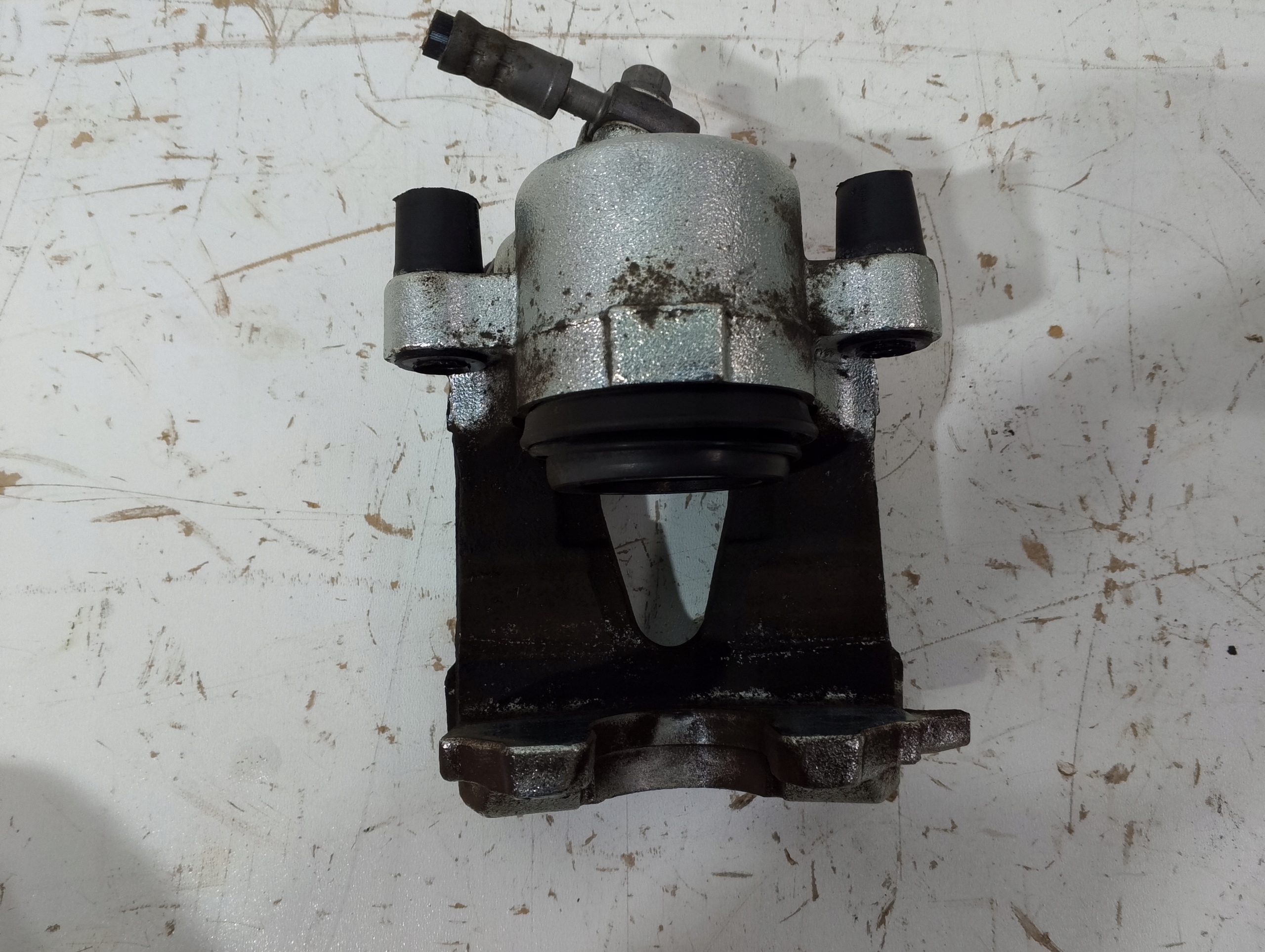 VOLKSWAGEN POLO VI 2G, AUDI SEAT caliper left 9352 (B72)