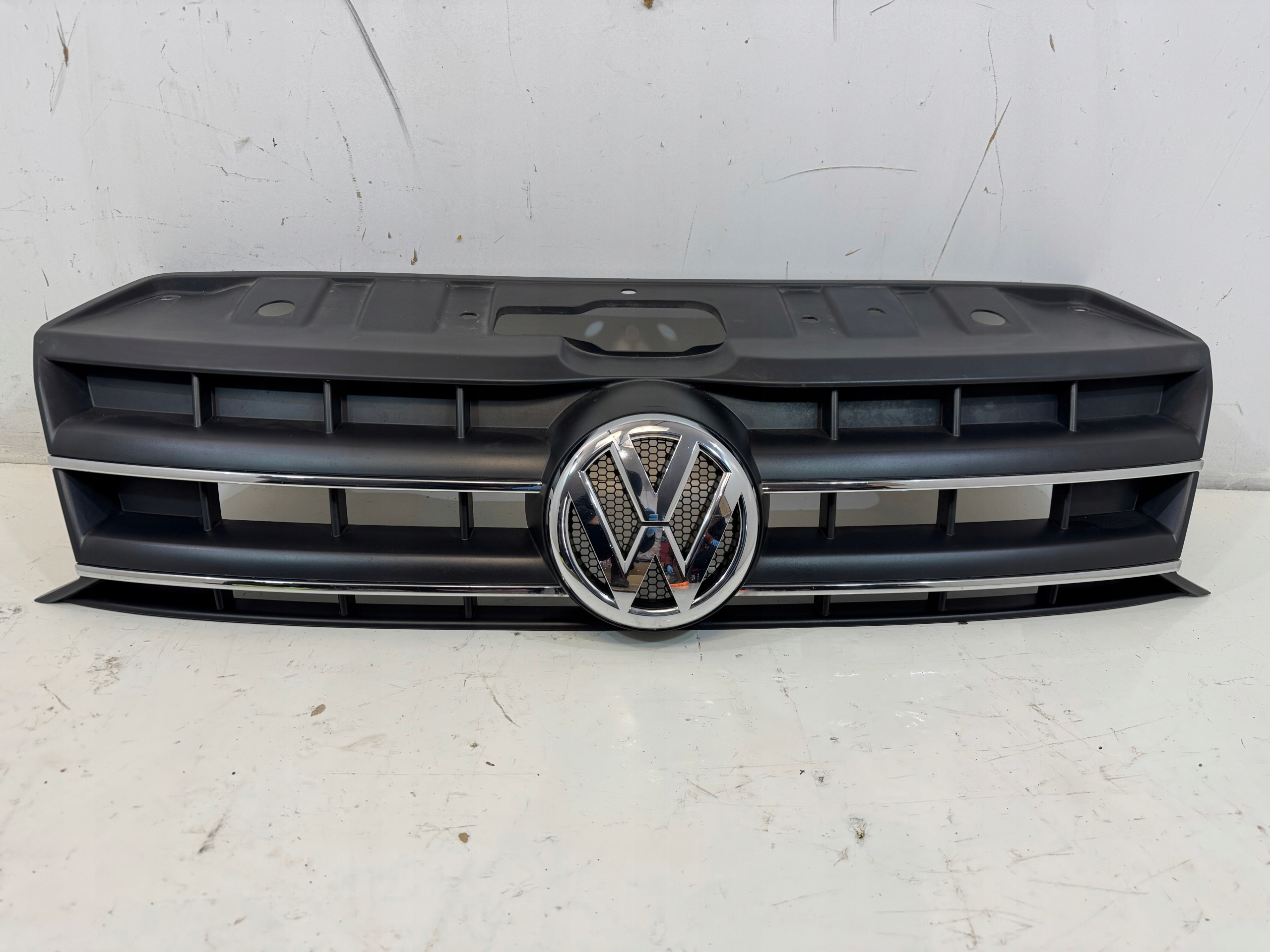 VW Amarok I 2H Kühlergrill FRONTGRILL Kühlergitter 2HH853653 - Thumbnail 1