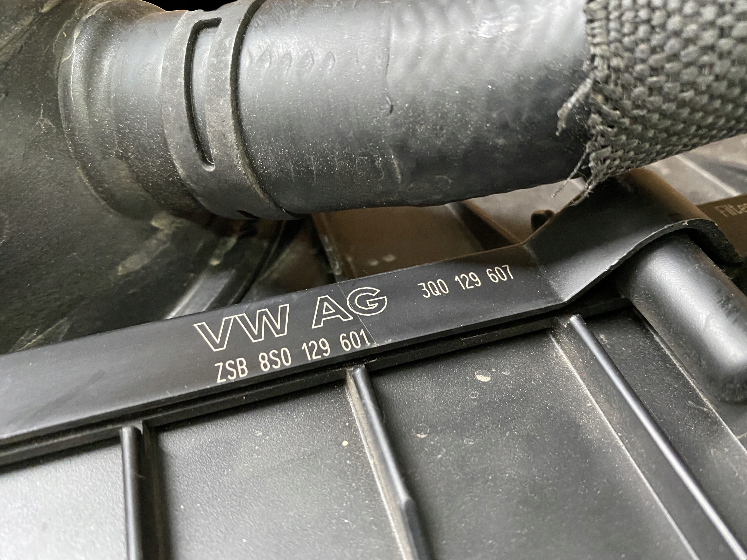 AUDI TTRS 8S 2.5TFSI FILTER luft