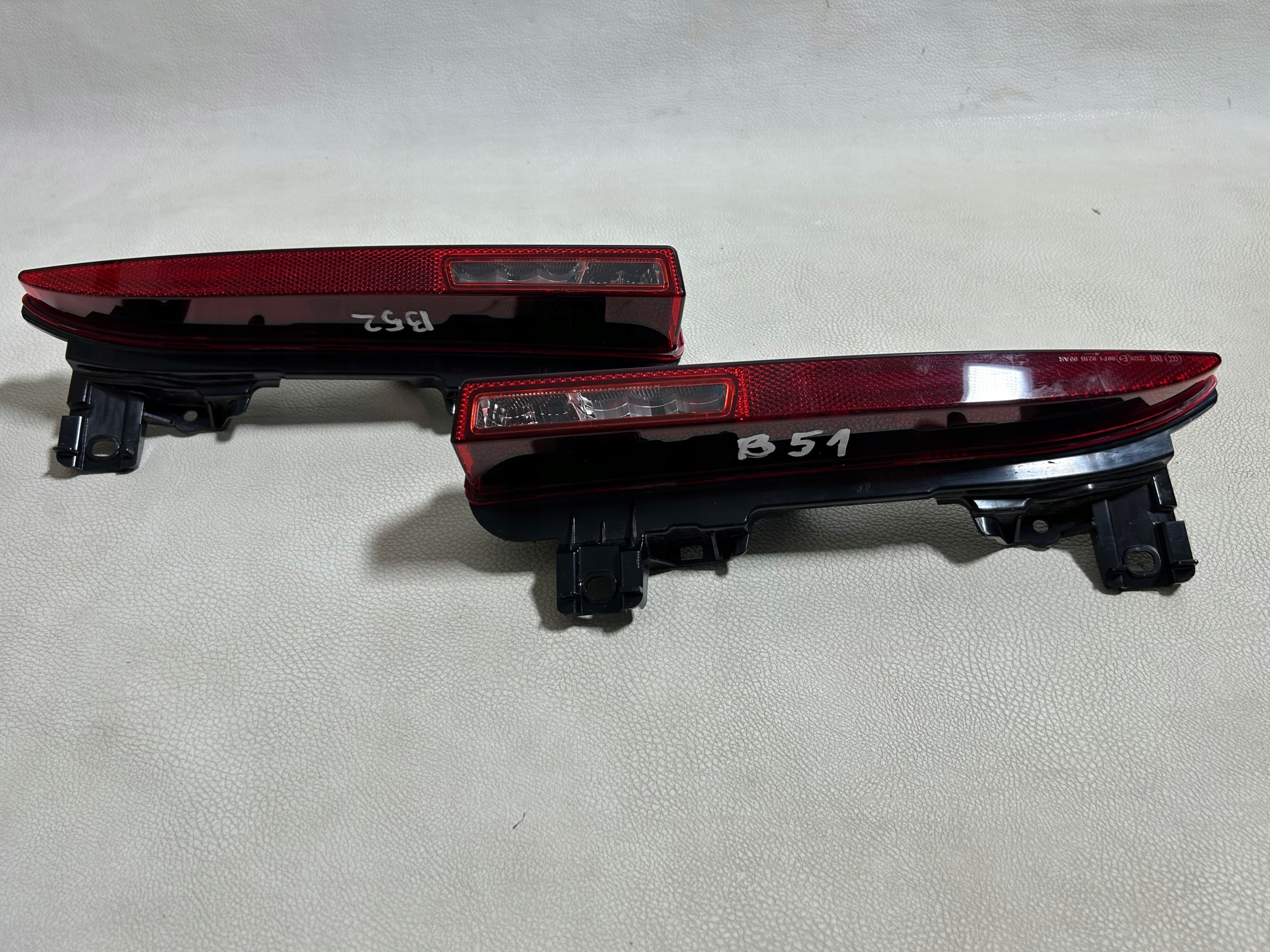 Porsche Macan light przeciwmgielne right left 95B945701 95B945702