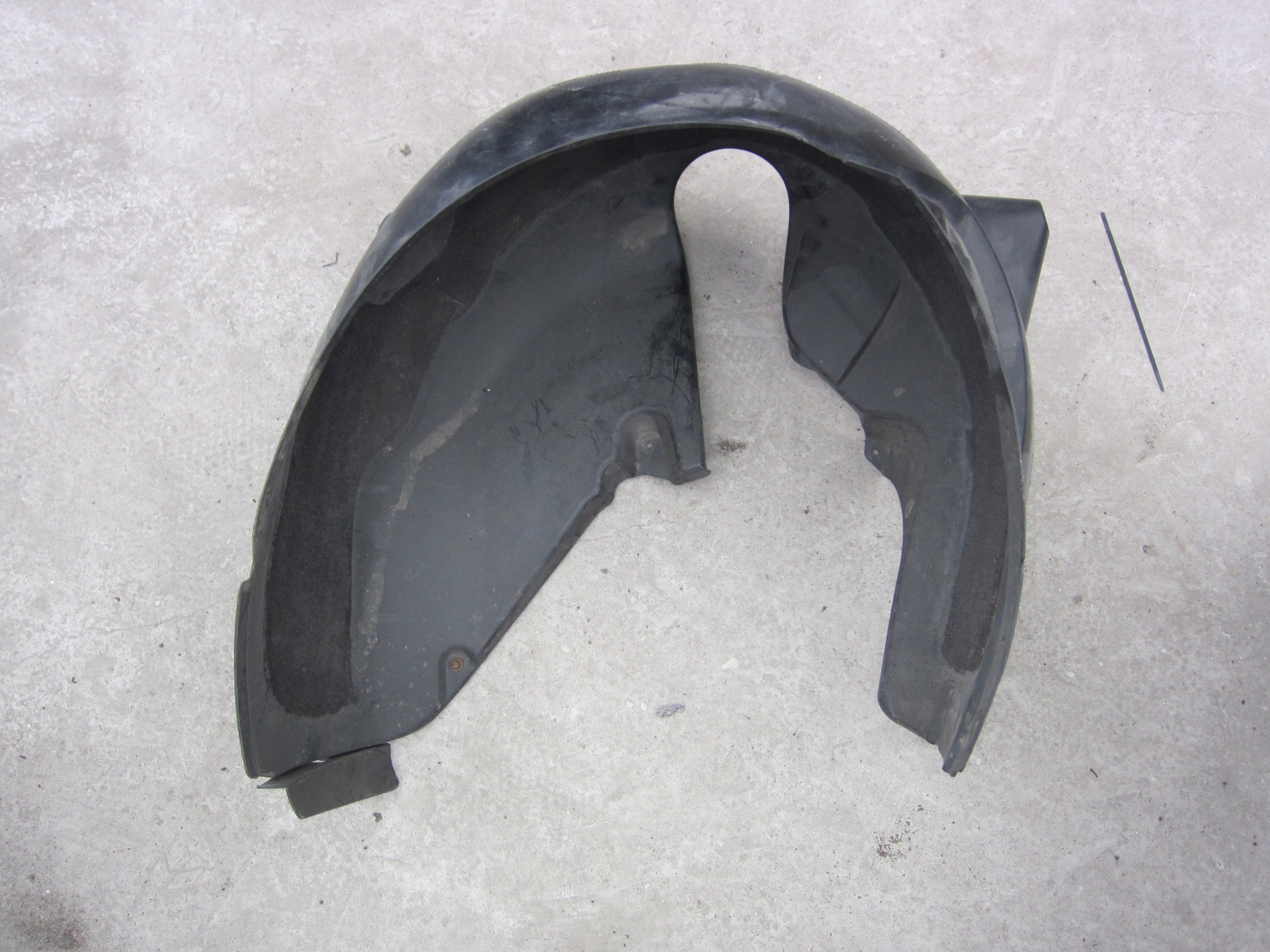 BMW E60 sedan mudguard rear. left right rear part