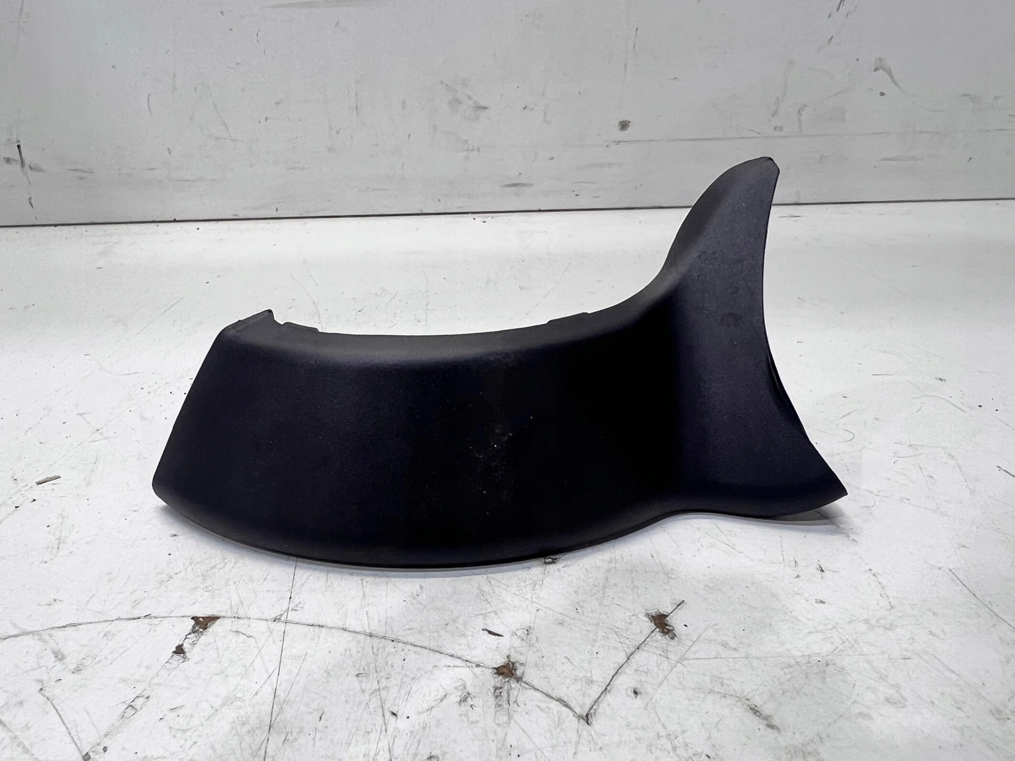 Blende Abdeckung Scharnier rechts heck AUDI A6 C6 AVANT 4F9827280