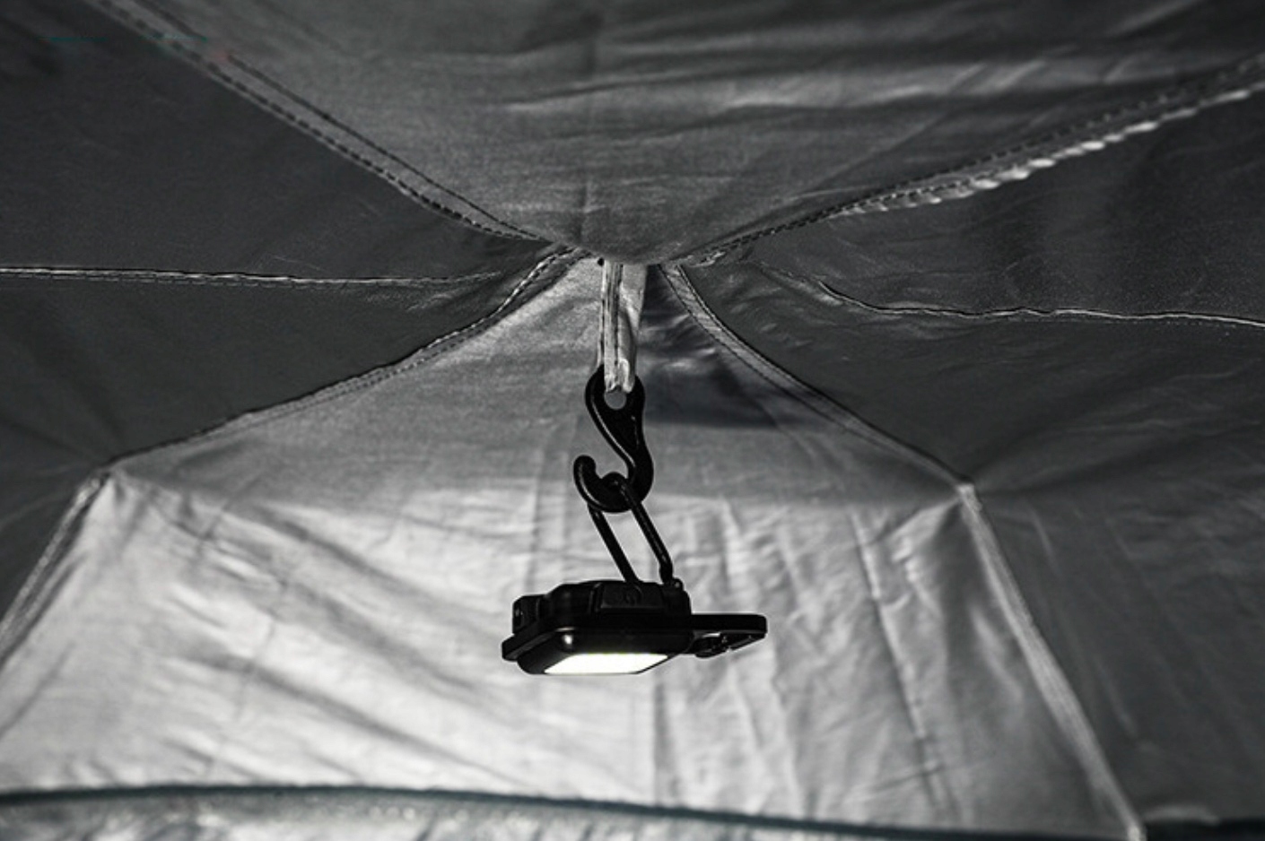 LAMPA HALOGEN NA AKUMULATOR MOCNA LATARKA MAGNES Szerokość produktu 4.2 cm