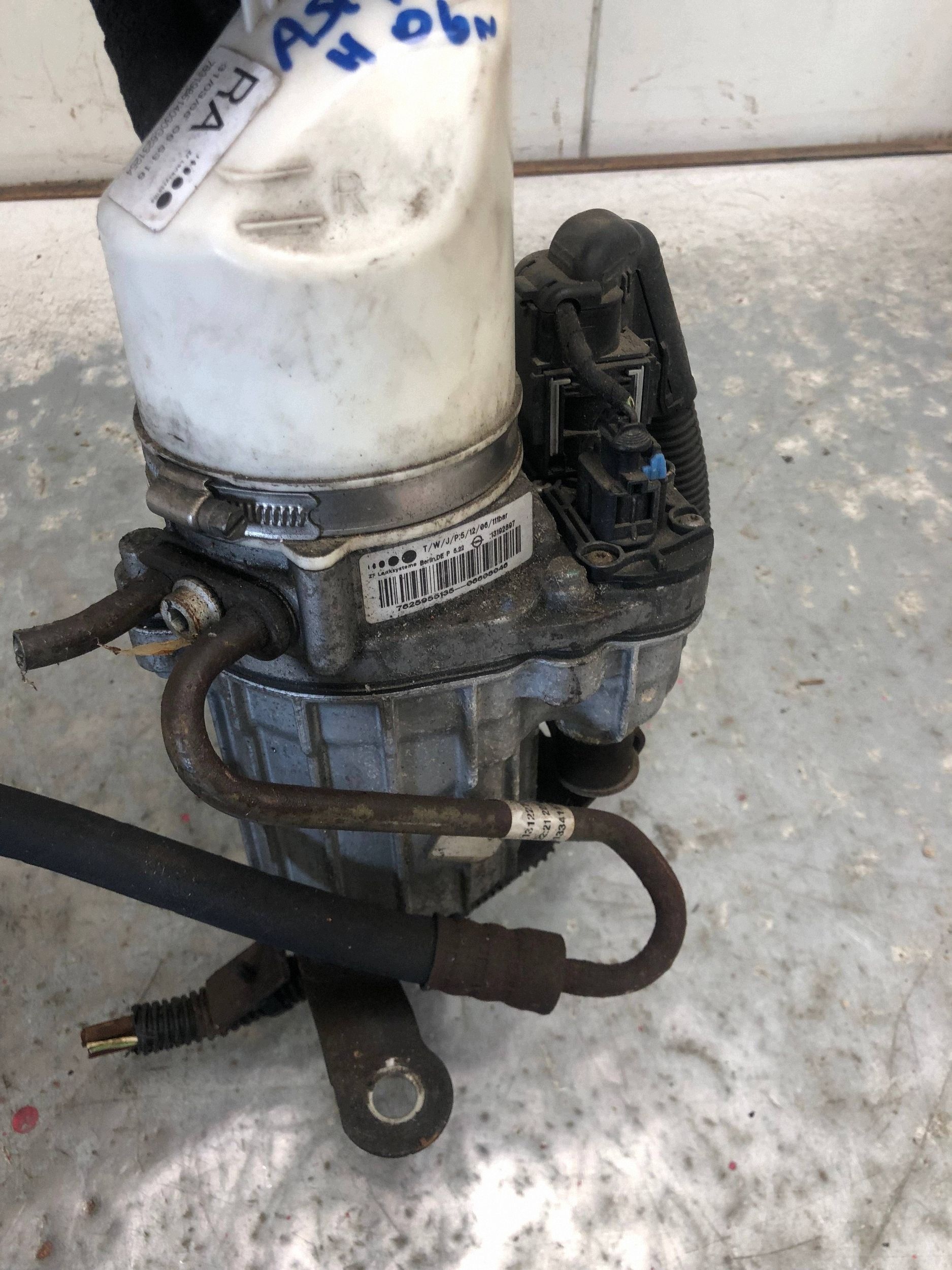servo pump OPEL ASTRA H 13192897