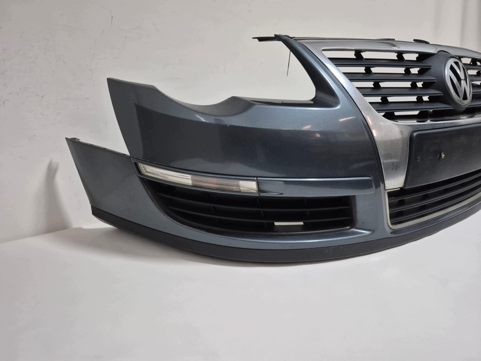 VW PASSAT B6 3C0 06- bumper front front 3C0807221