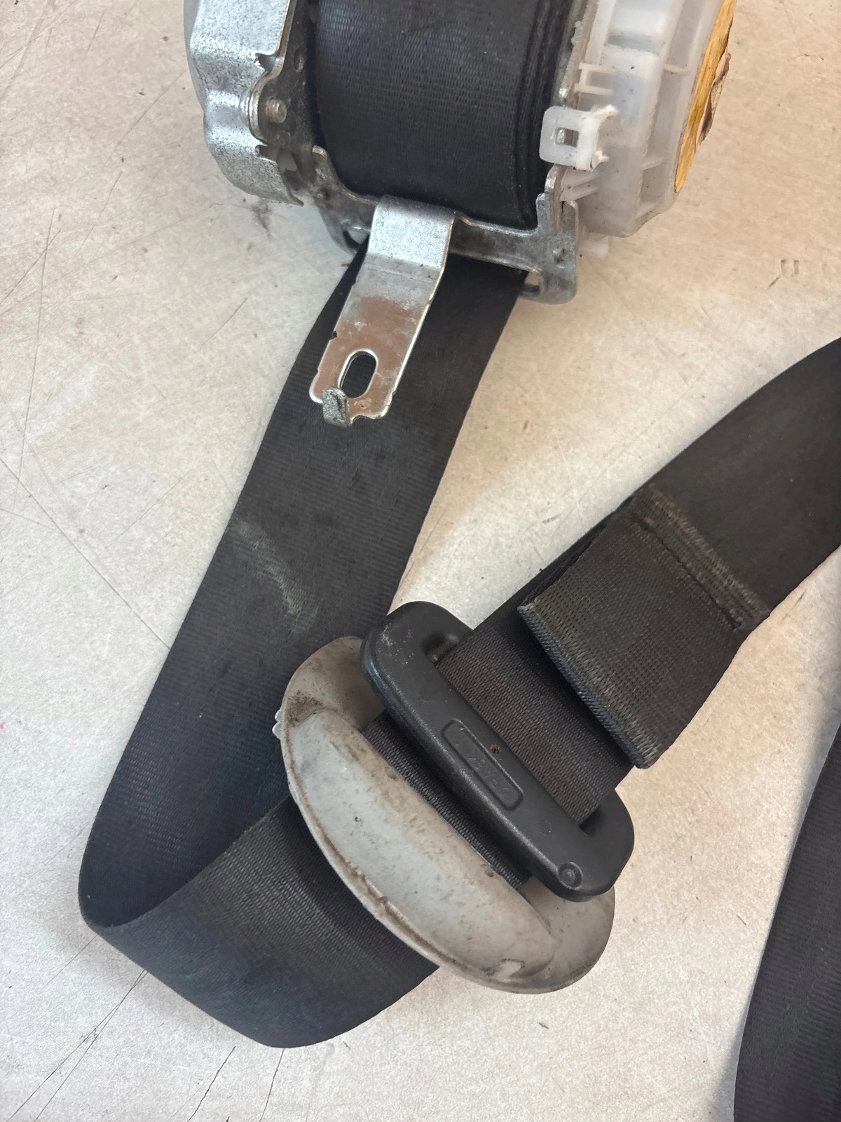 tension belt safety front front left Kia CEED II