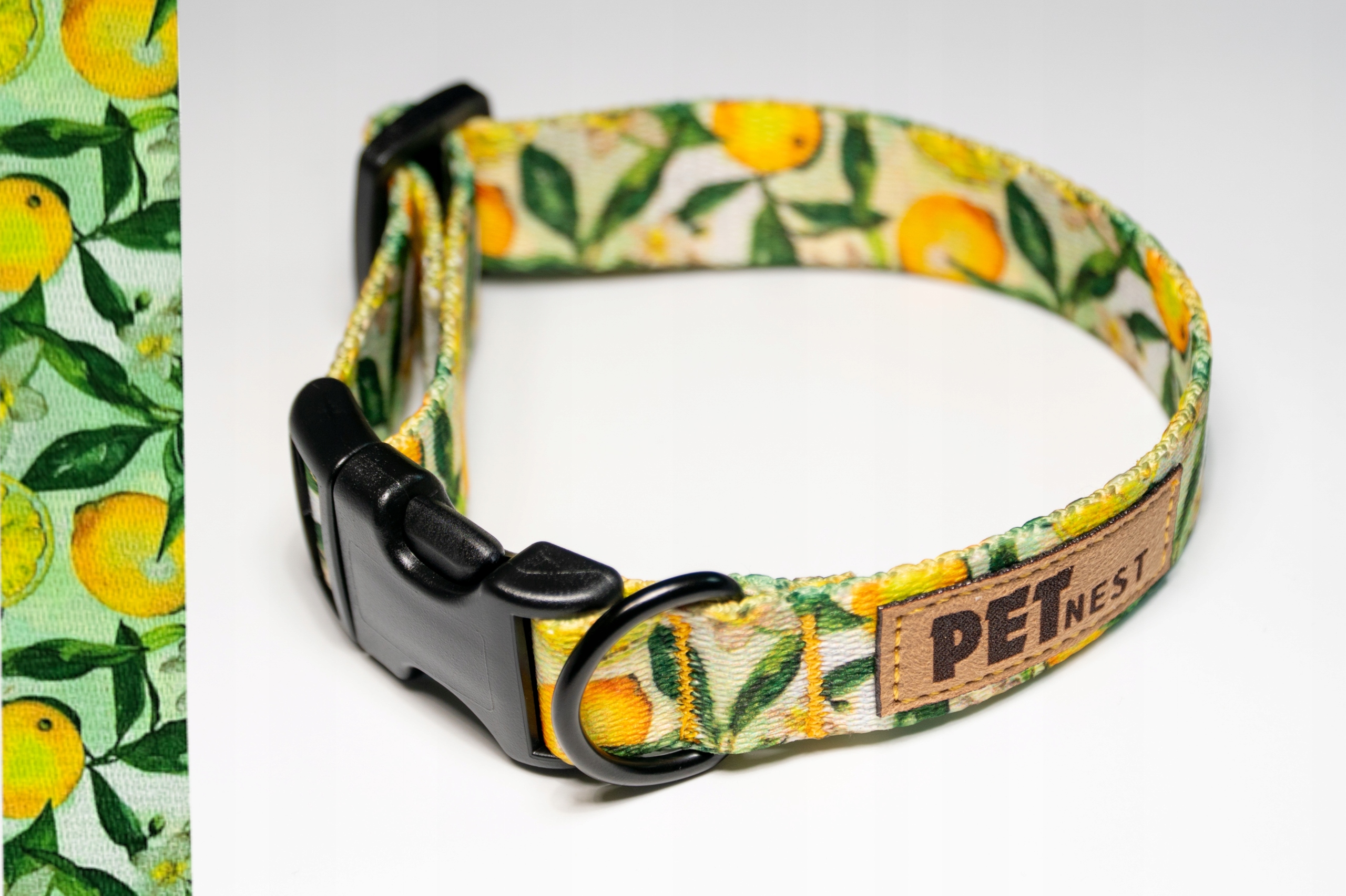 Levně Regulovatelný obojek pro středního psa a kočku M 25 40 cm Fresh Lemons Handmade