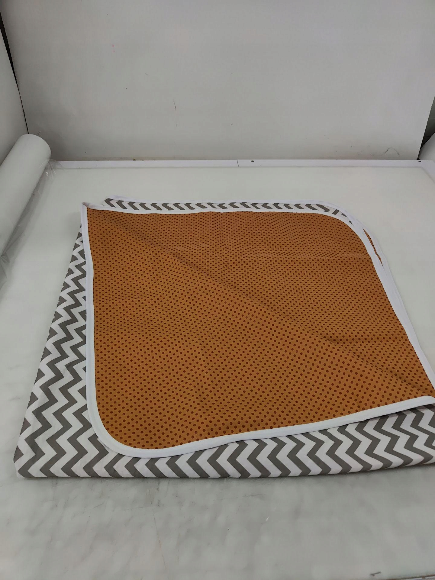 TOTSAHOJ! ANTYPOŚLIZGOWA MATA OCHRONNA 110X110CM Marka inna