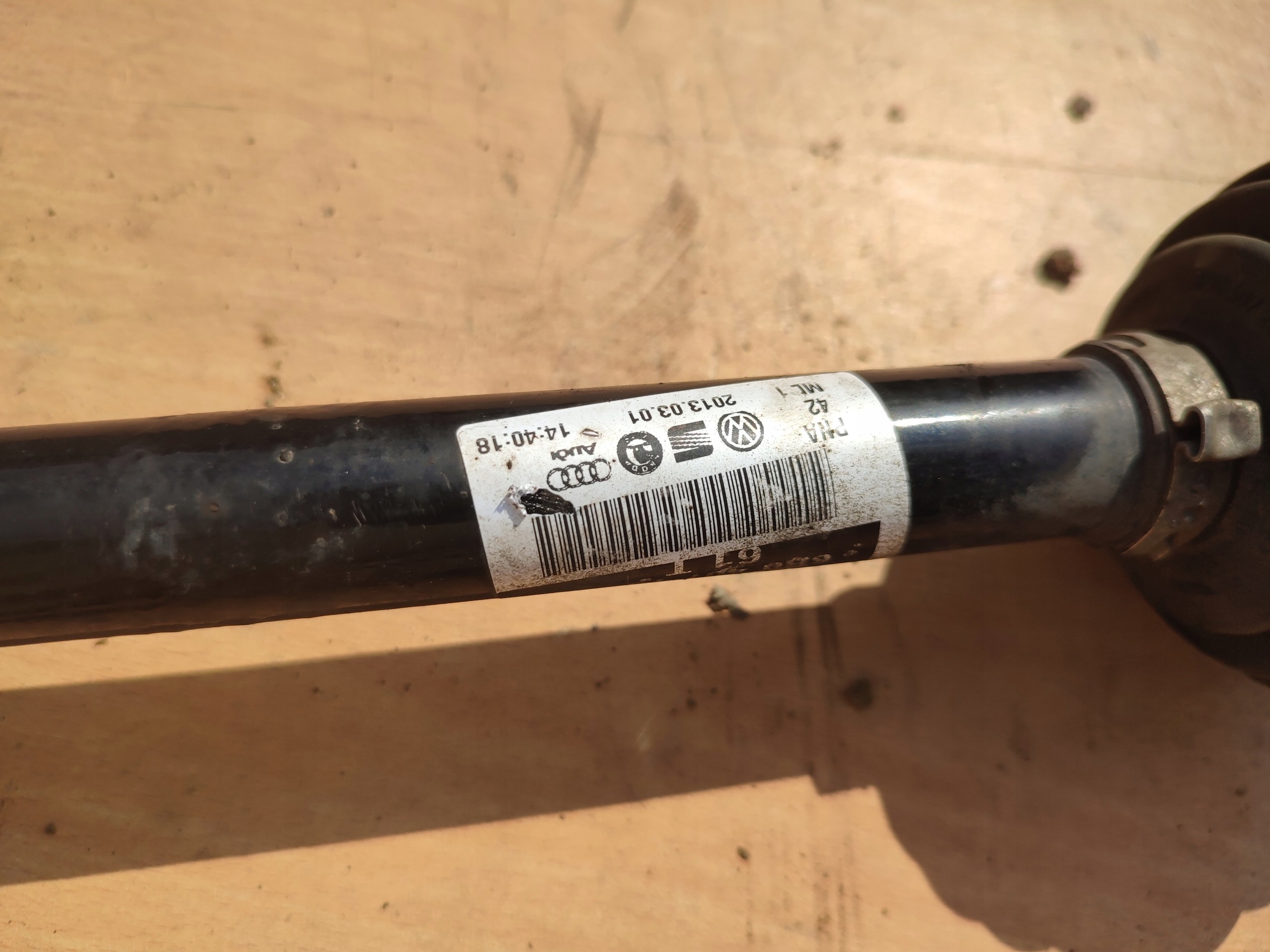 semi-axis left joint IBIZA IV 6J 1,4 6R0407761