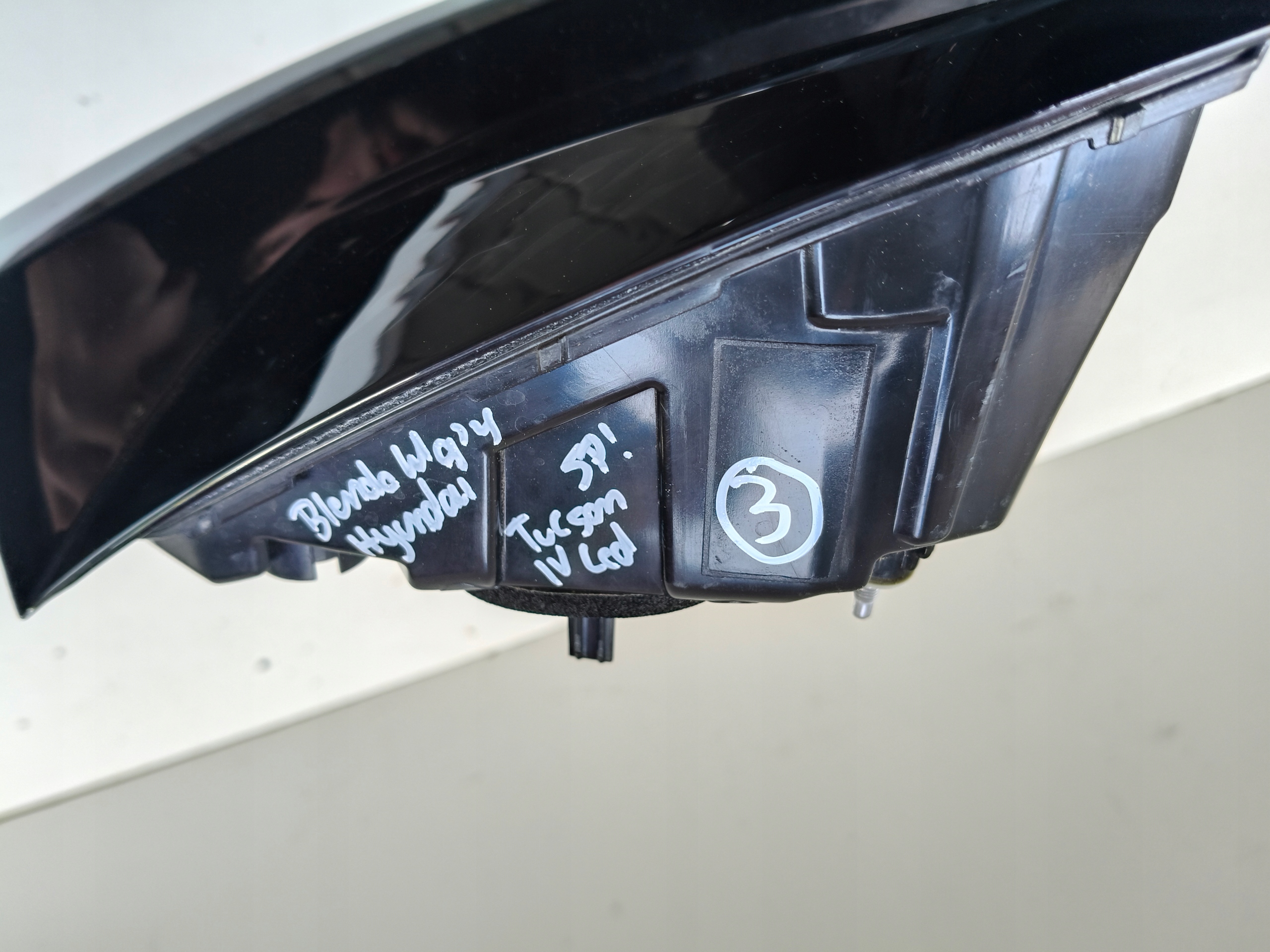 light rear cap bonnet HYUNDAI TUCSON IV 20- LED