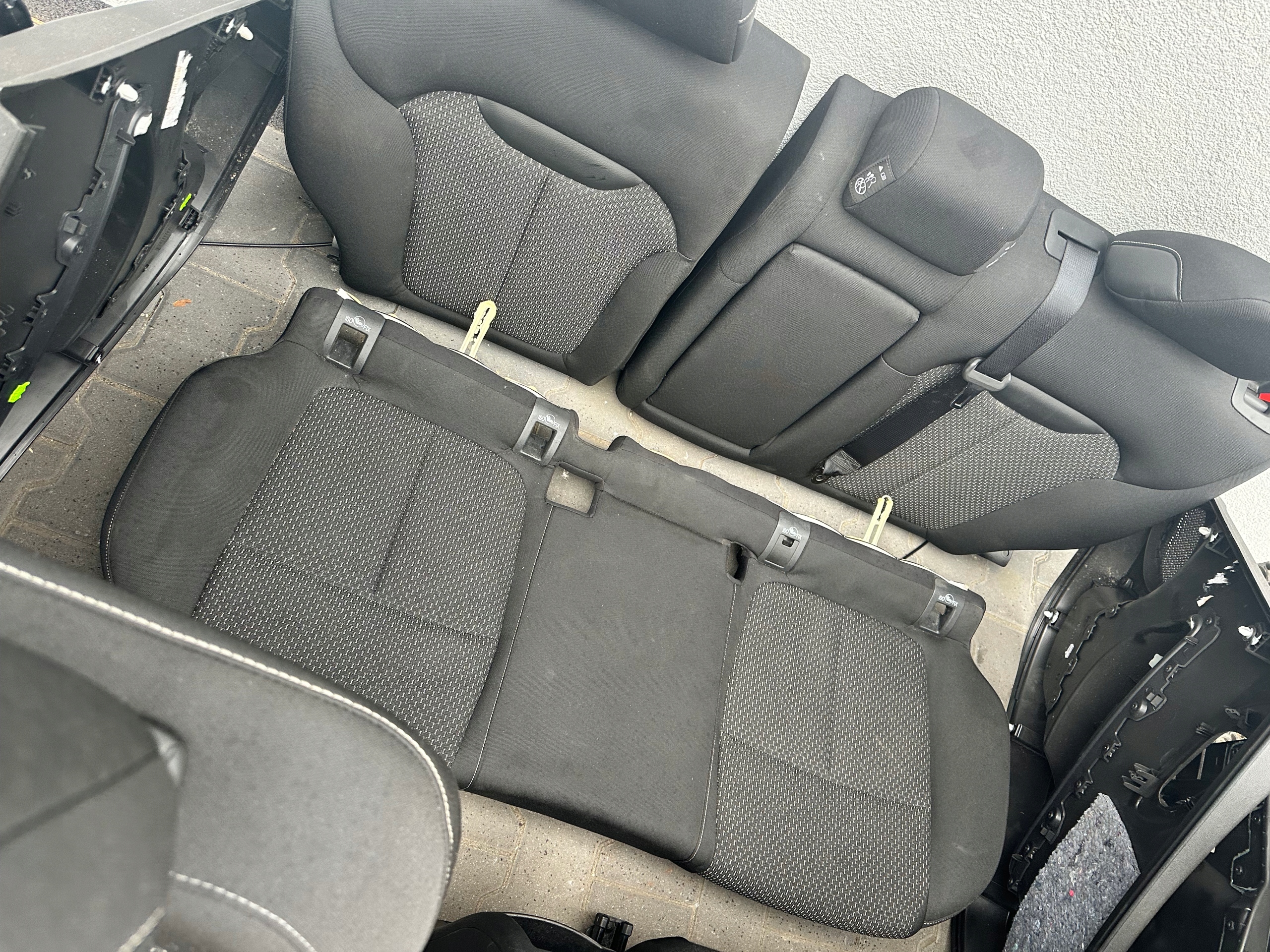 KADJAR FOTELE KOMPLET PODŁOKIETNIK TAPICERKI DRZWI GRZANE Typ samochodu Samochody osobowe