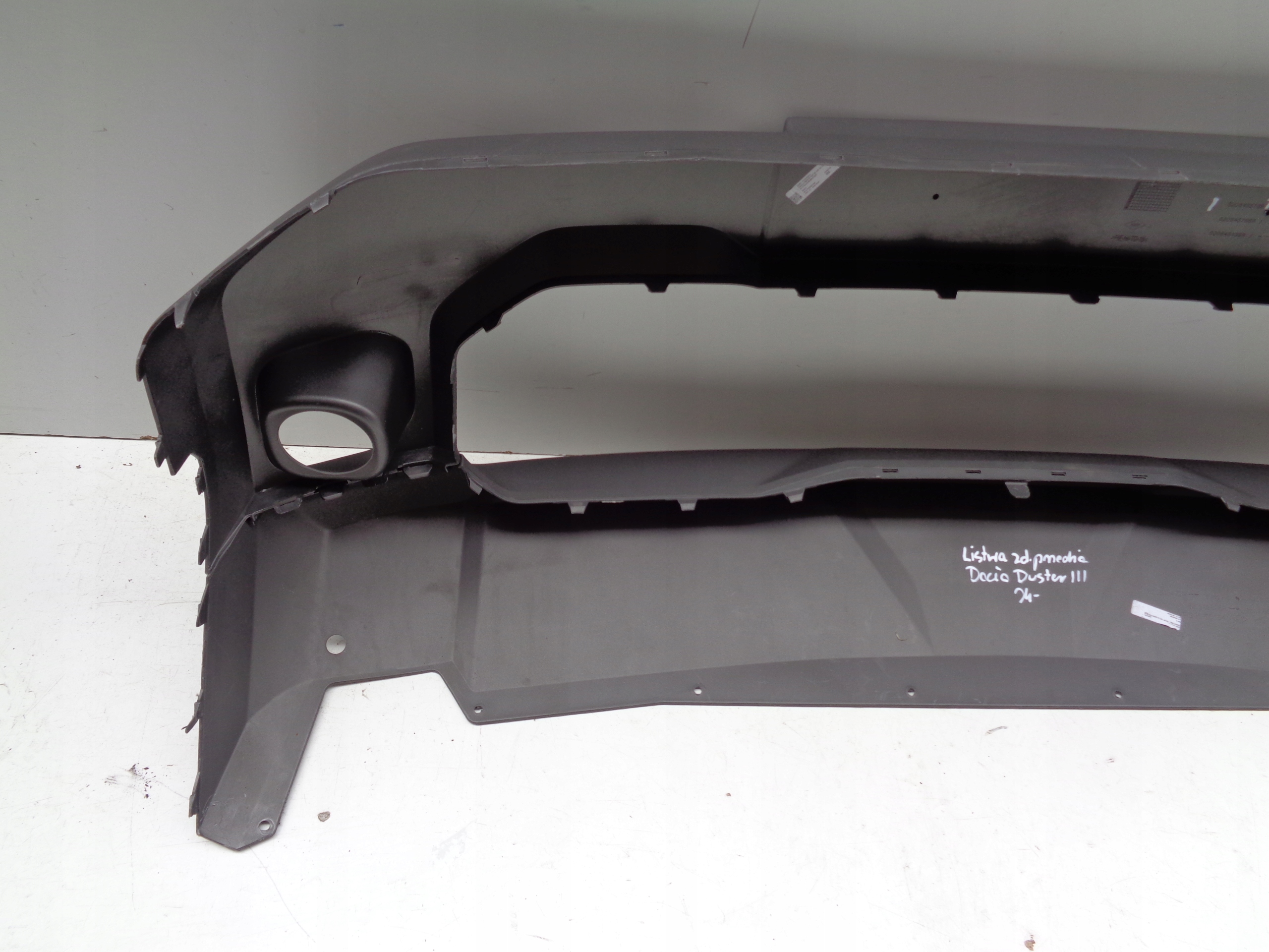 moulding of a bumper front lower cap DACIA DUSTER III 24