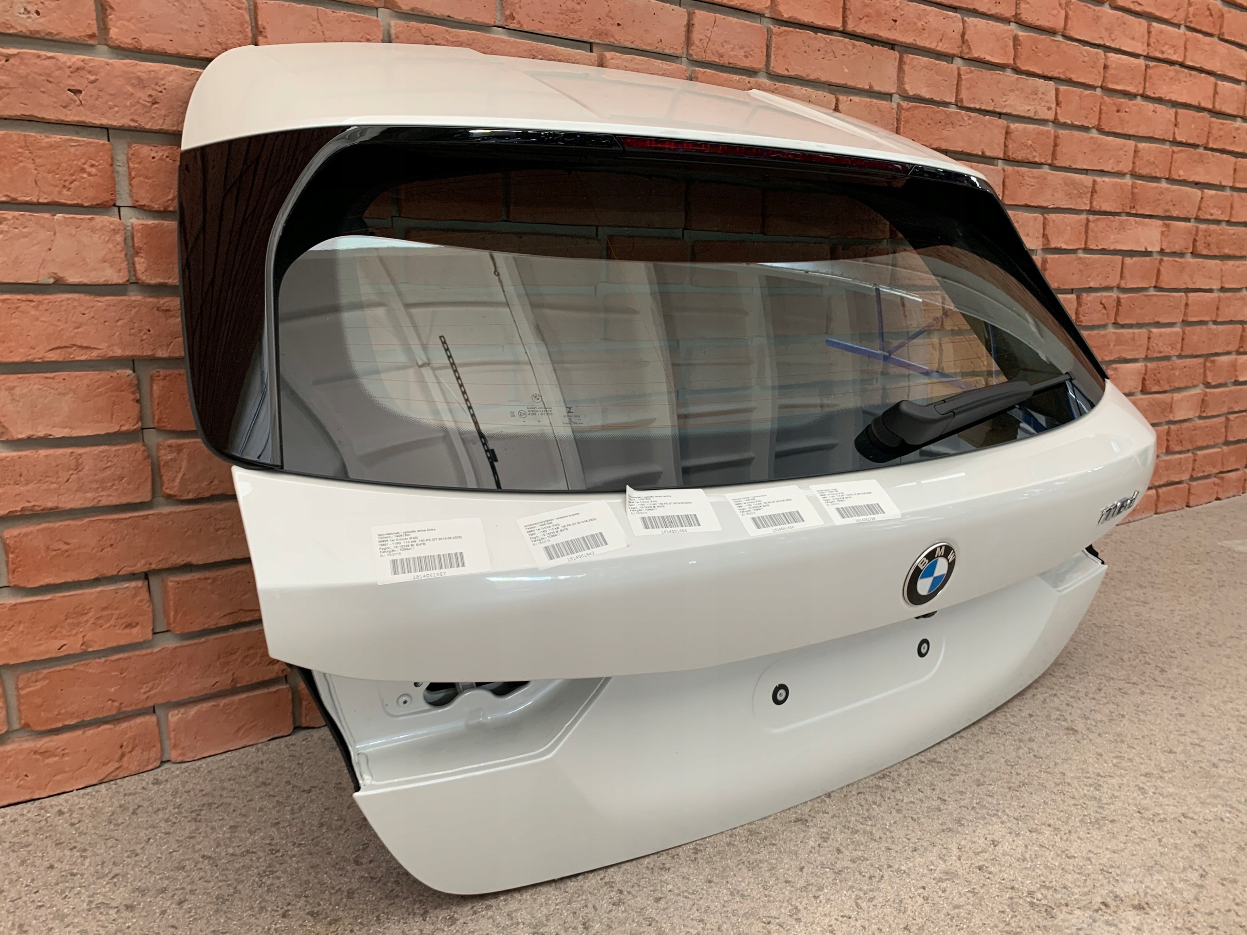 BMW 1 F40 KLAPA BAGAŻNIKA TYŁ TYLNA KOLOR A96 Typ samochodu Samochody osobowe