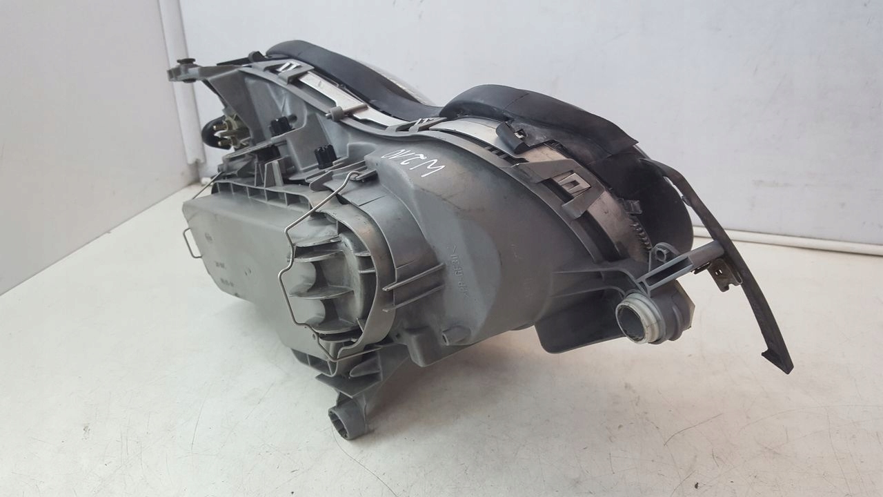 light front front left Mercedes W210