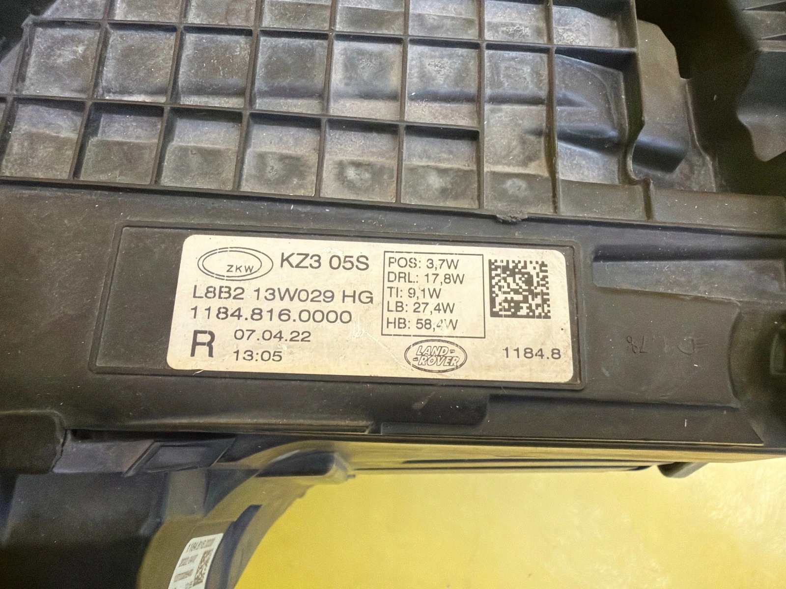světlo pravá Land Rover Defender 2 L663 2020- Full Led L8B2-13W029-HG