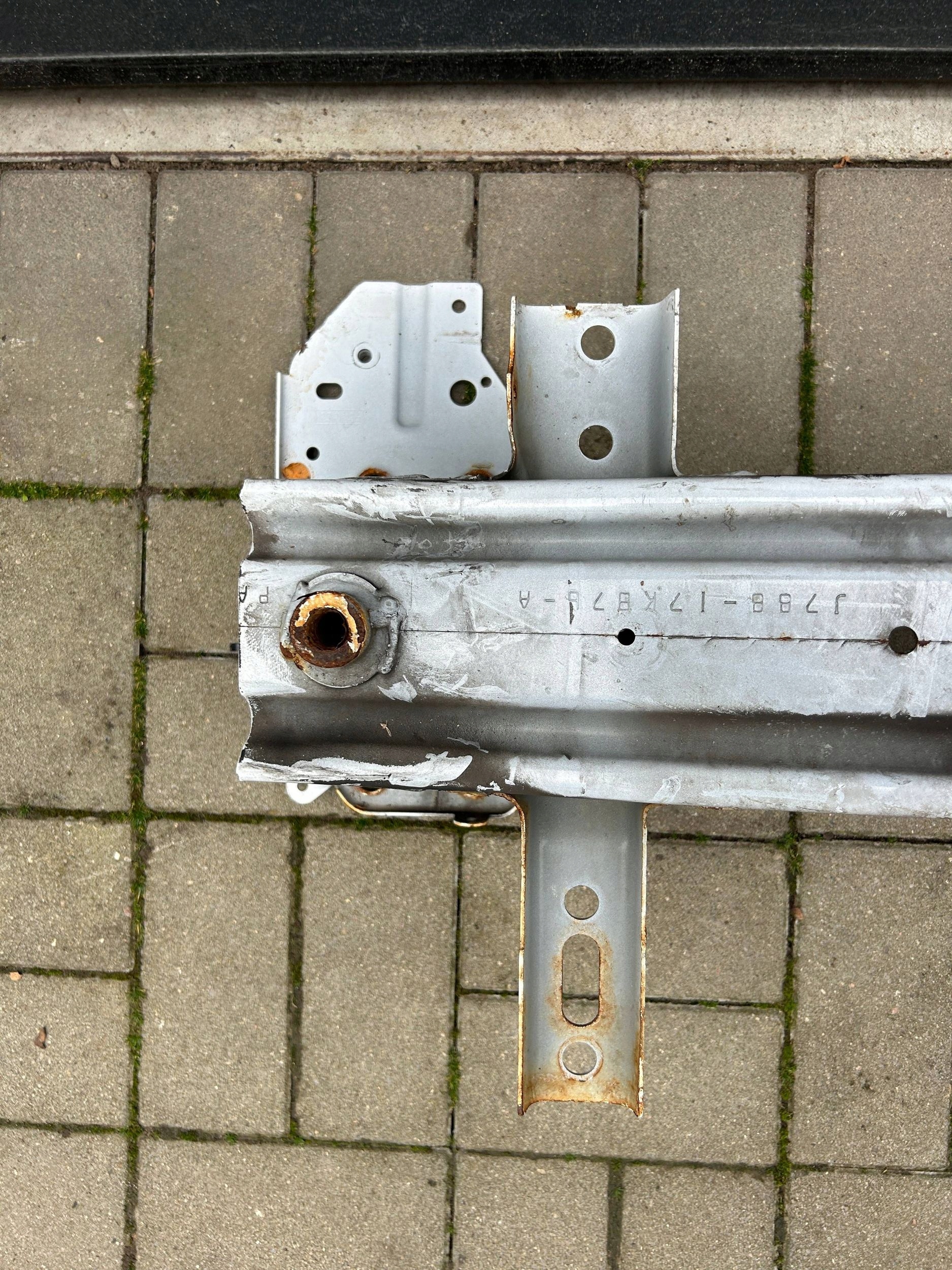 Ford Ka + plus 17- sider front front below bumper