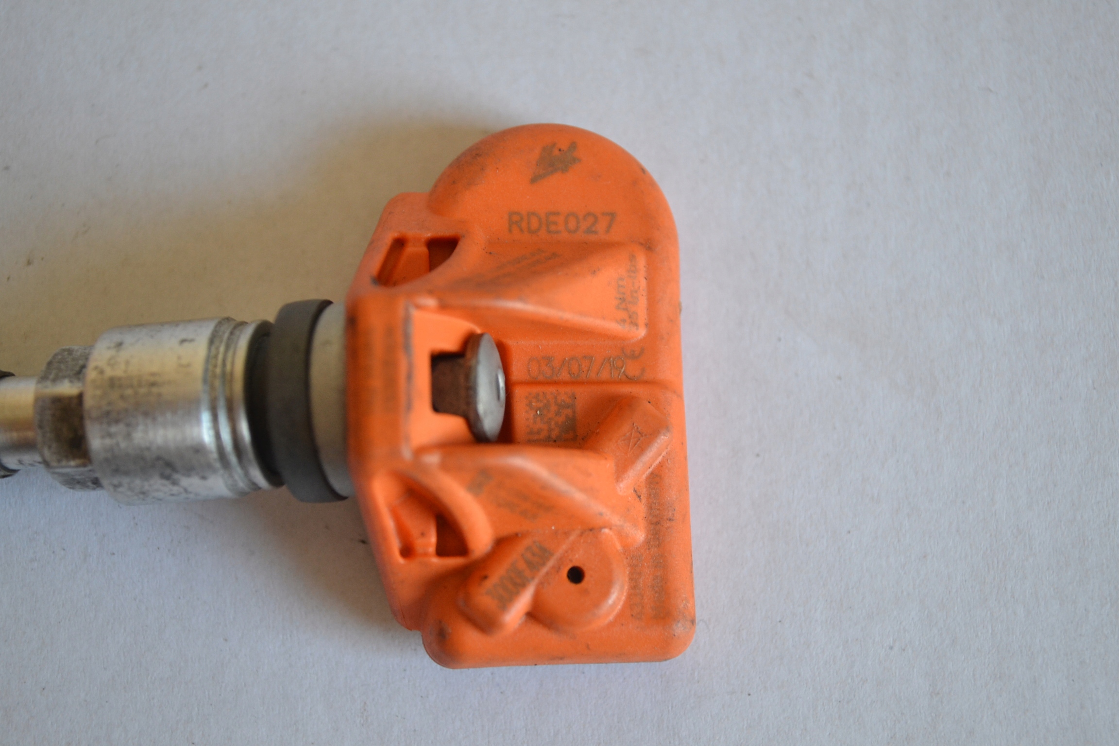 CZUJNIK CIŚNIENIA TPMS BMW F30 F31 F32 F20 F45 F48 F39 F15 F16 MINI C-267 Producent BH Sens