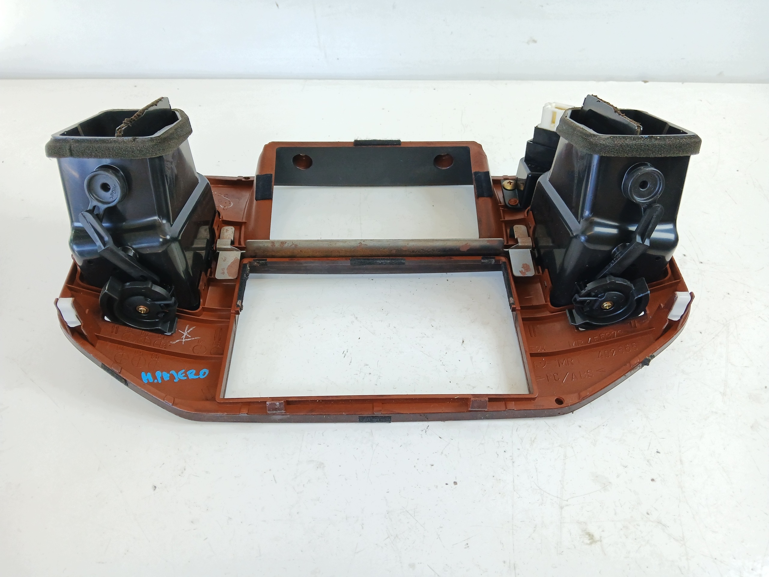 MITSUBISHI PAJERO III grid air conditioning devices central