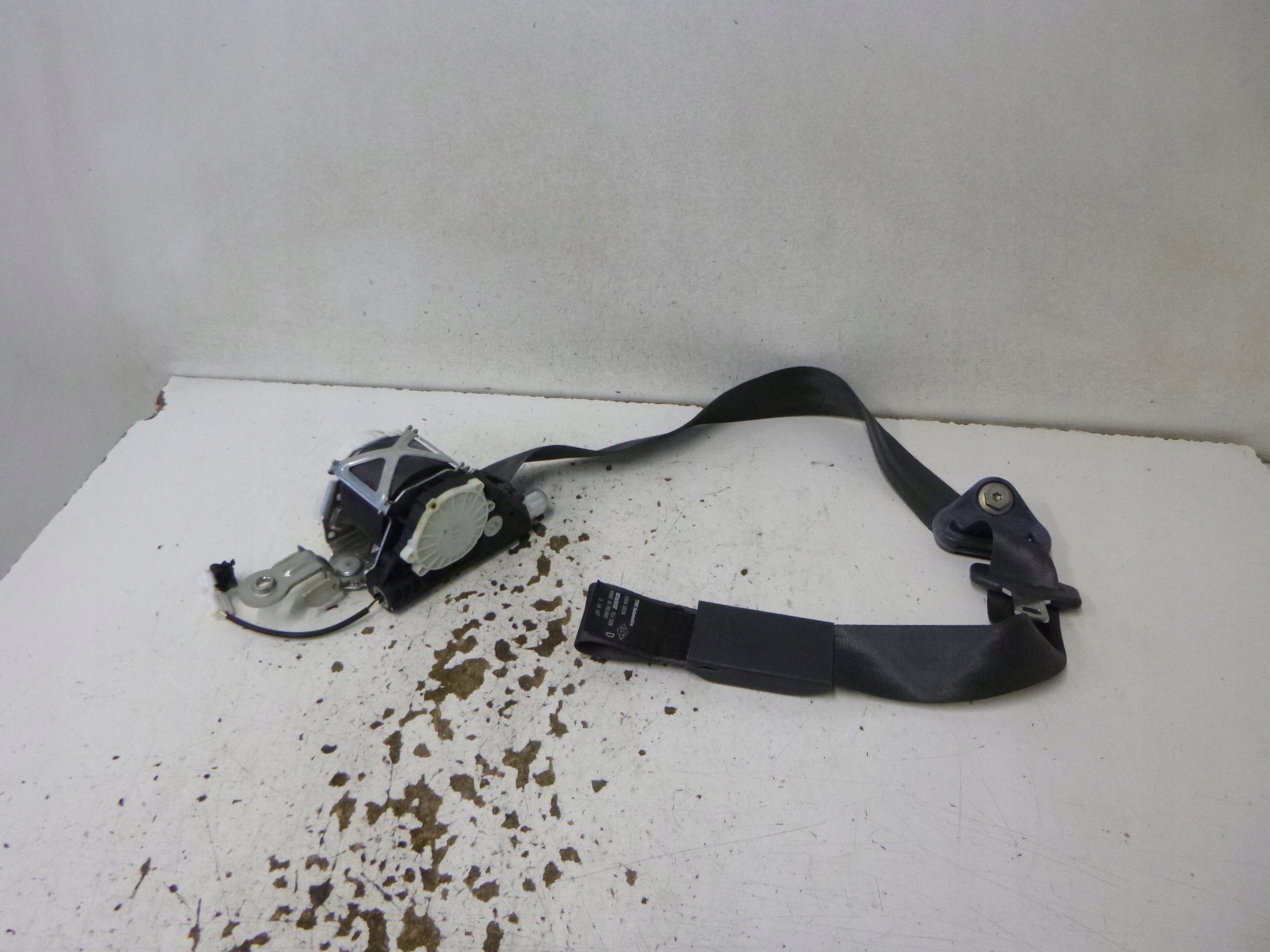 tension belt safety right front RENAULT CLIO III 33056052E
