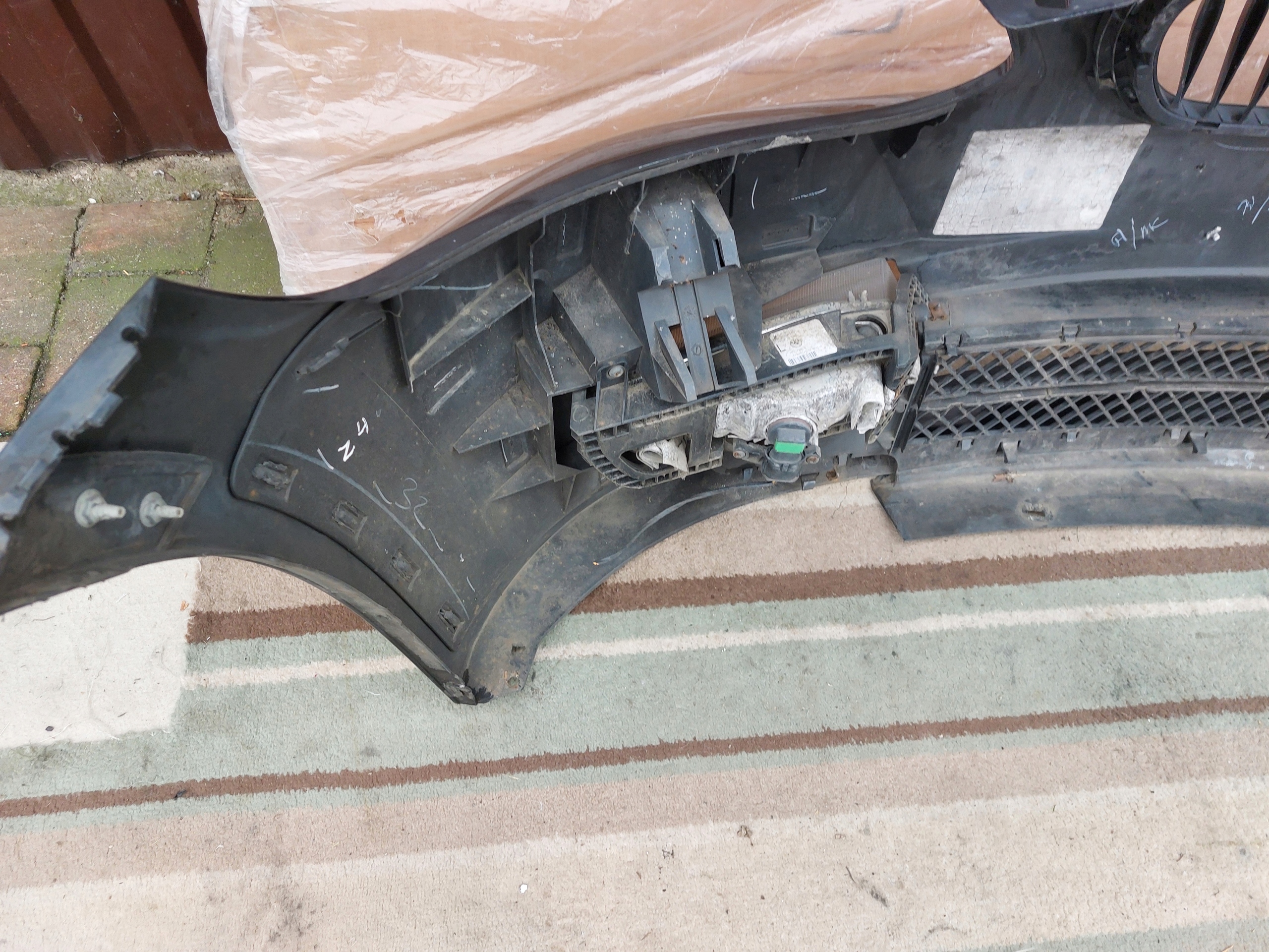 BMW Z4 E85 E86 LIFT 06-09 nárazník předek přední cerný 668