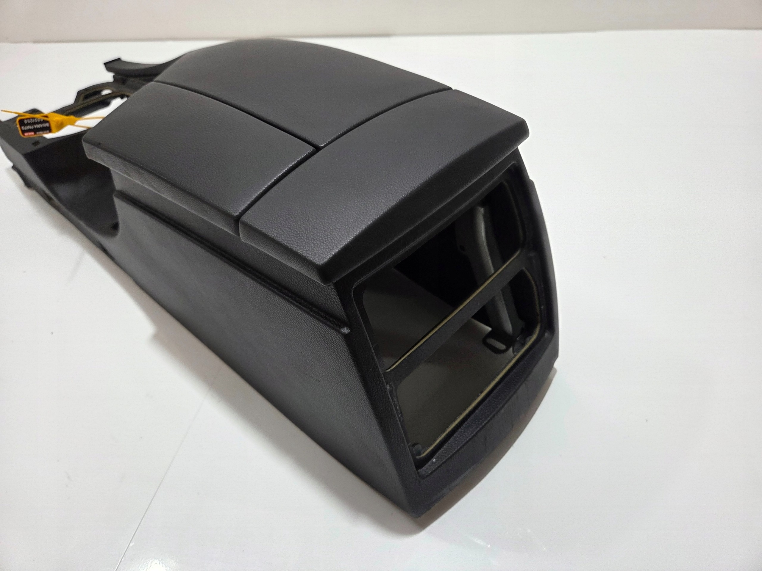 armlehne mitteltunnel mitte BMW E60 E61 OE 7034086 (0001250)