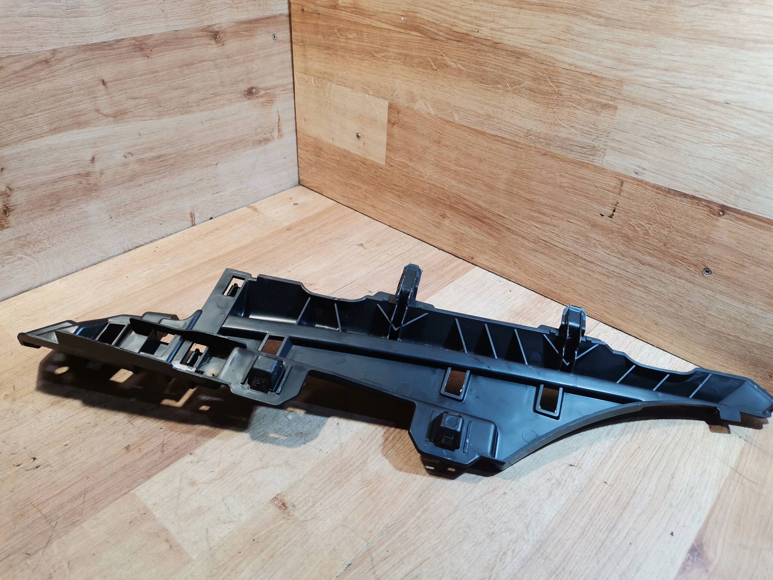 holder polki right Citroen C4 Cactus 9801353377 ang