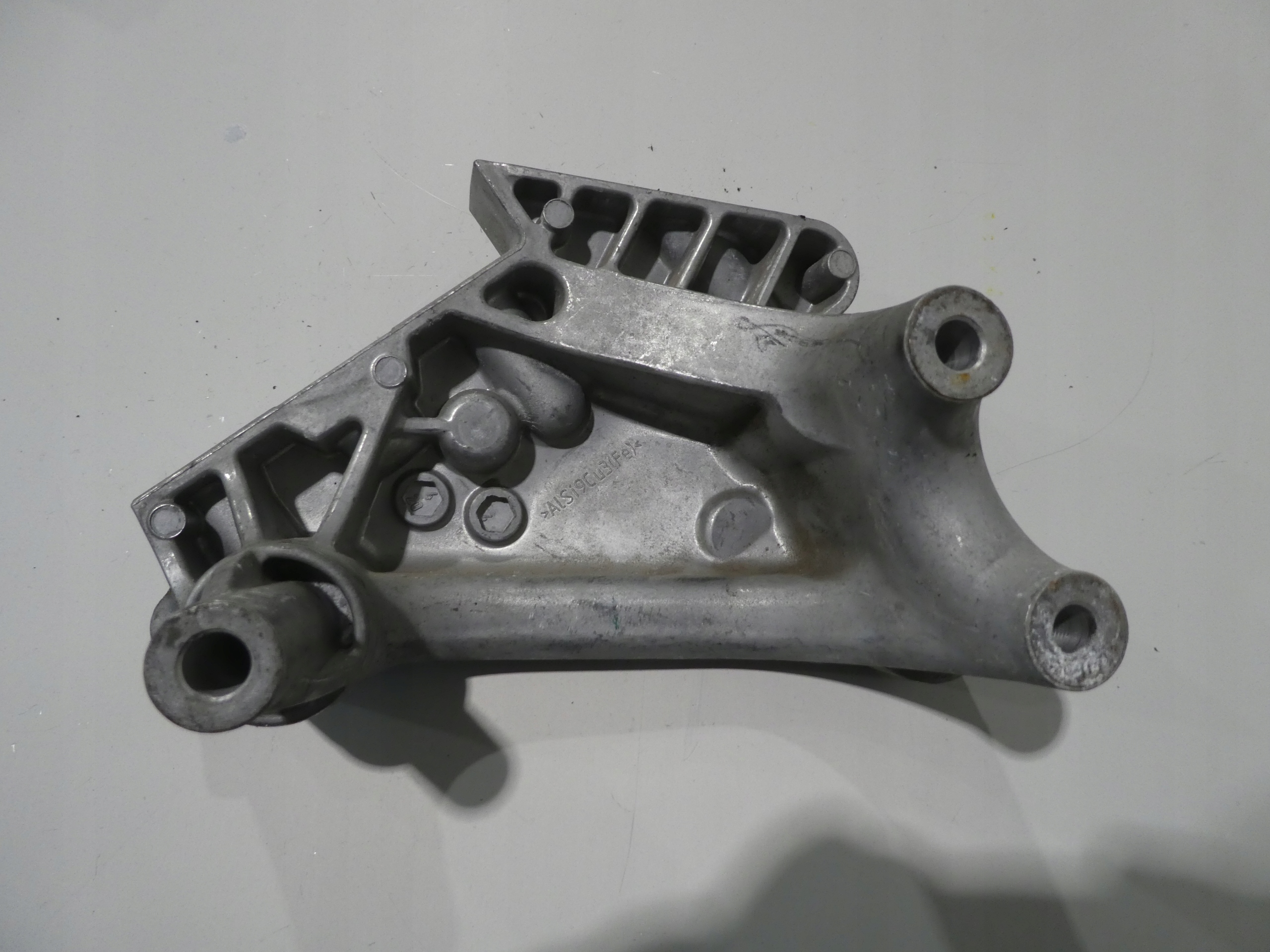 engine mount VW SEAT SKODA VW 04L199207
