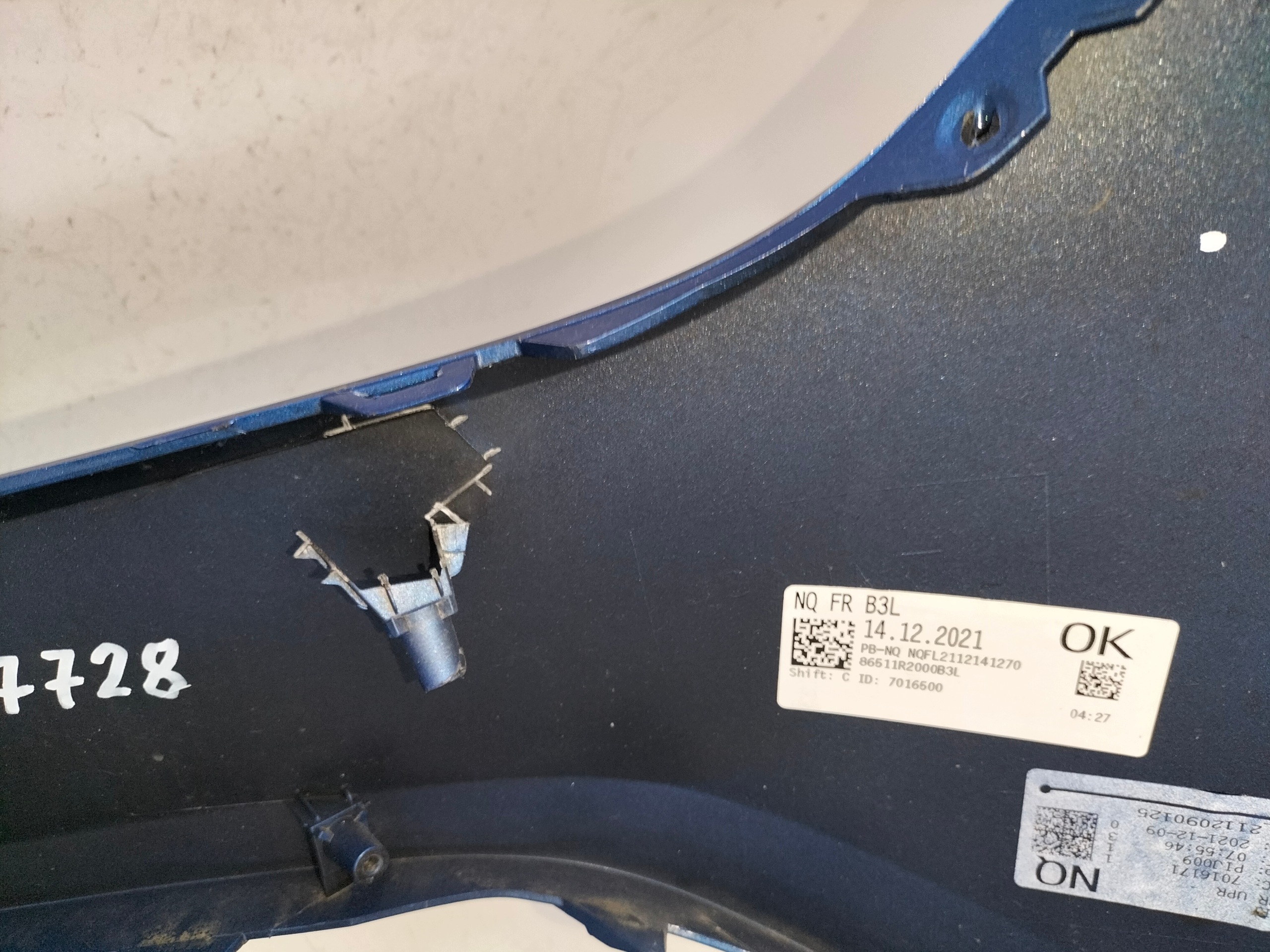 front bumper front KIA SPORTAGE 5 V 21-25 wersja below sensors PDC