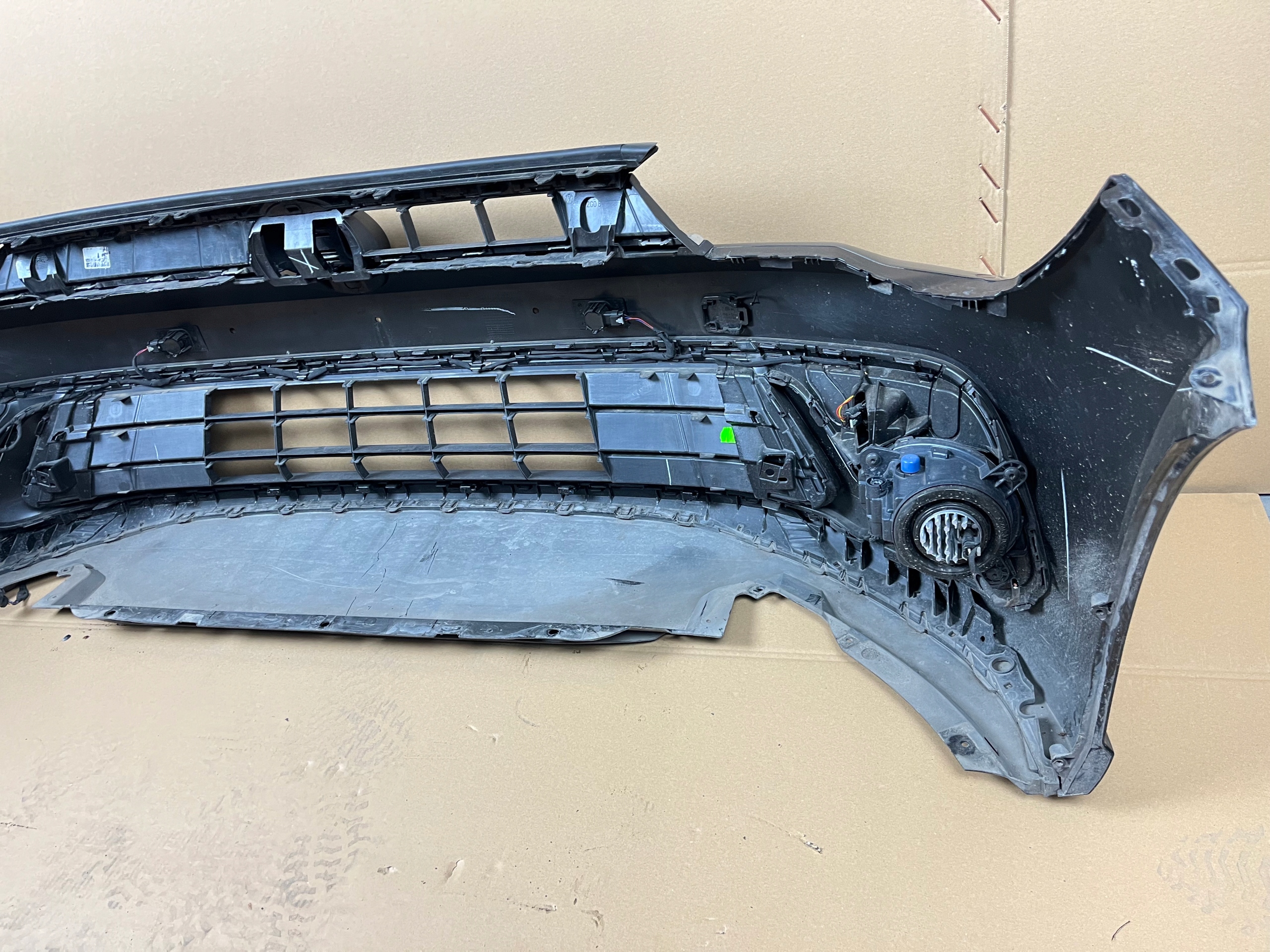 front bumper POLO VI 2G0 LIFT 4XPDC LC9X