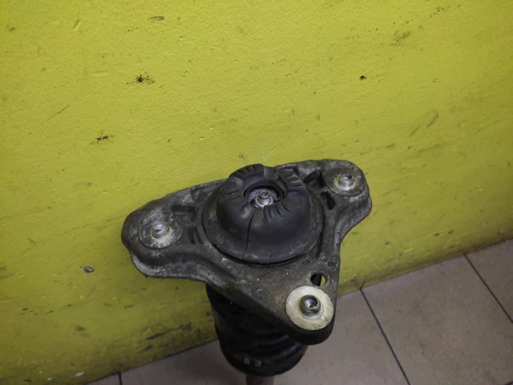AUDI A4 B6 1.9 TDI McPherson right front