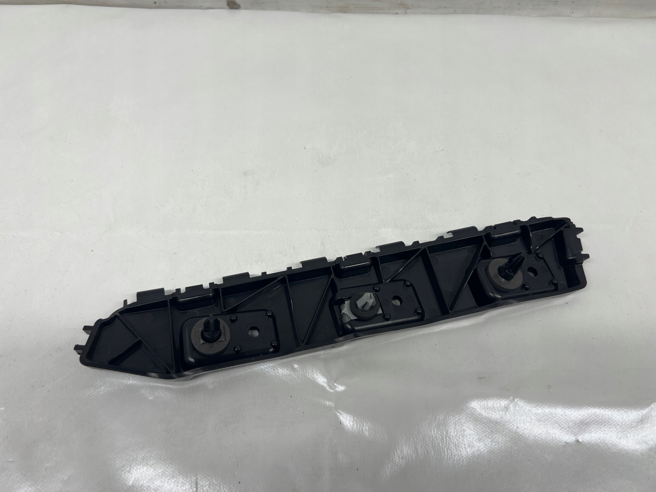 Ford Kuga MK3 bumper bracket right rear part LV4B-17D948-D