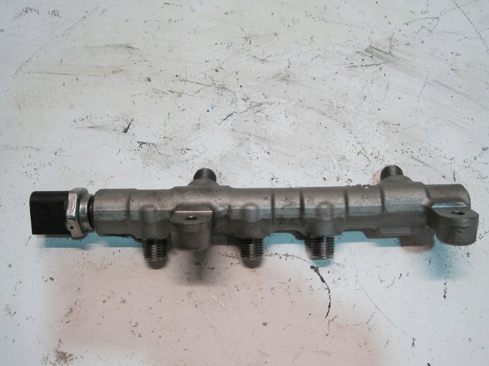 Rampe injection Gauche z Capteur Pression 059130089ED AUDI VW OE Original