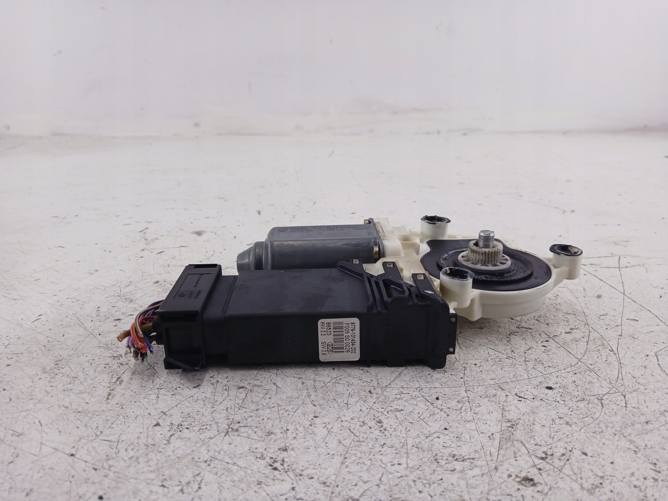 VW GOLF IV mini motor windows right front 1J4837730AA