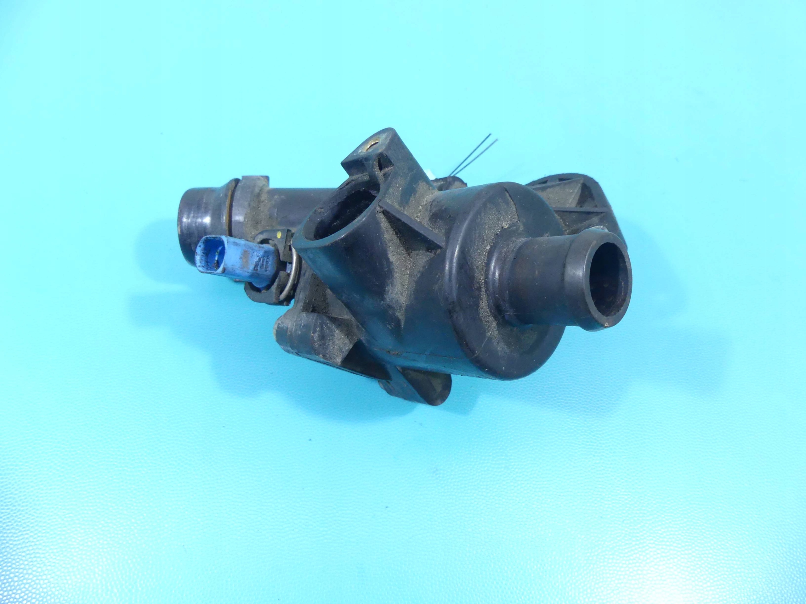 OBUDOWA TERMOSTATU TERMOSTAT AUDI A4 B6 2,0 20V