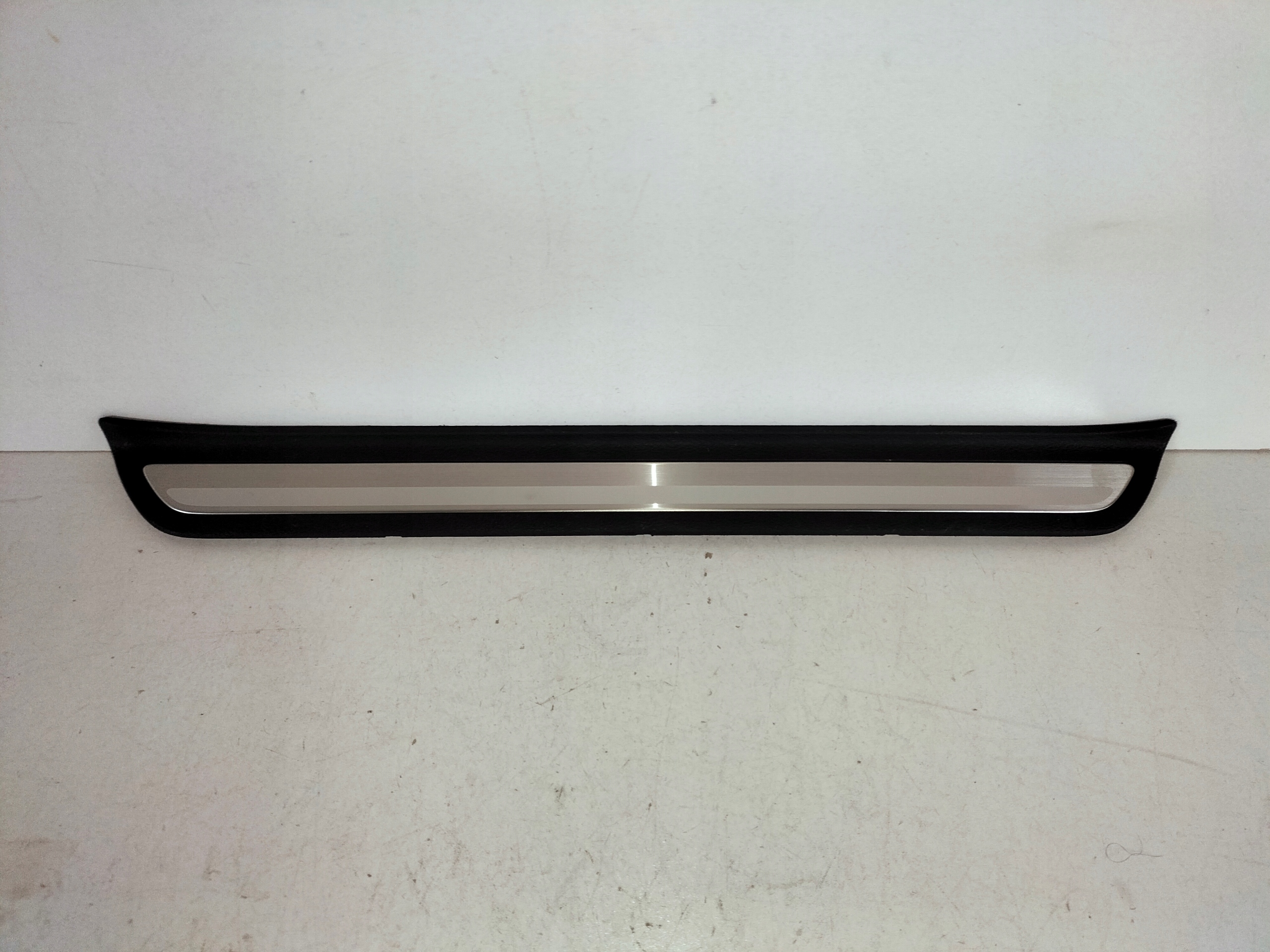 cap moulding of the threshold front right KIA CEED III 18
