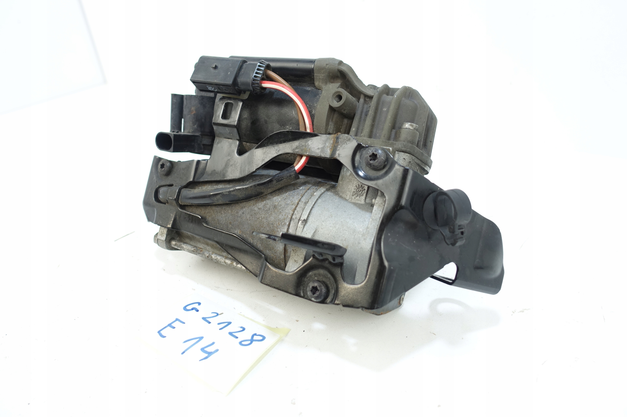 MERCEDES E-KLASA W213 2013- compressor; springing A2133200004