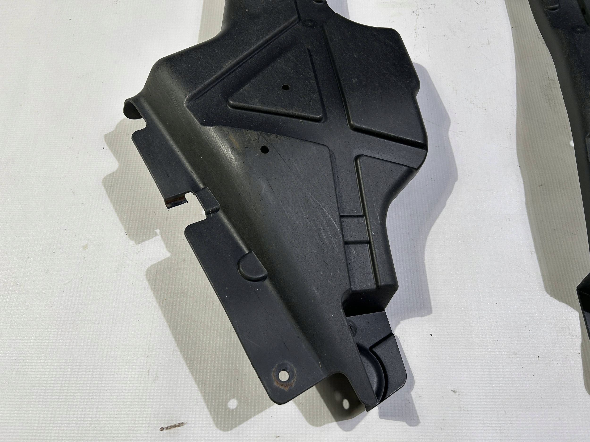 cover covers rear part rear holder left right Lincoln Continental 2017r
