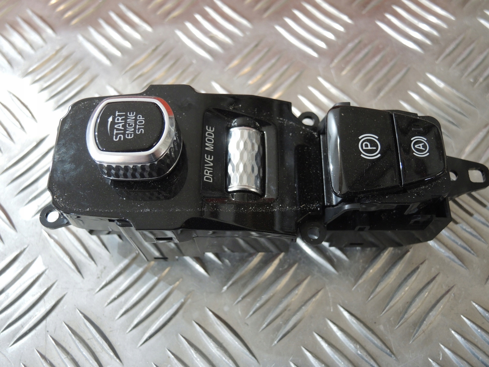 PRZYCISK START STOP VOLVO XC60 II T8 31443818