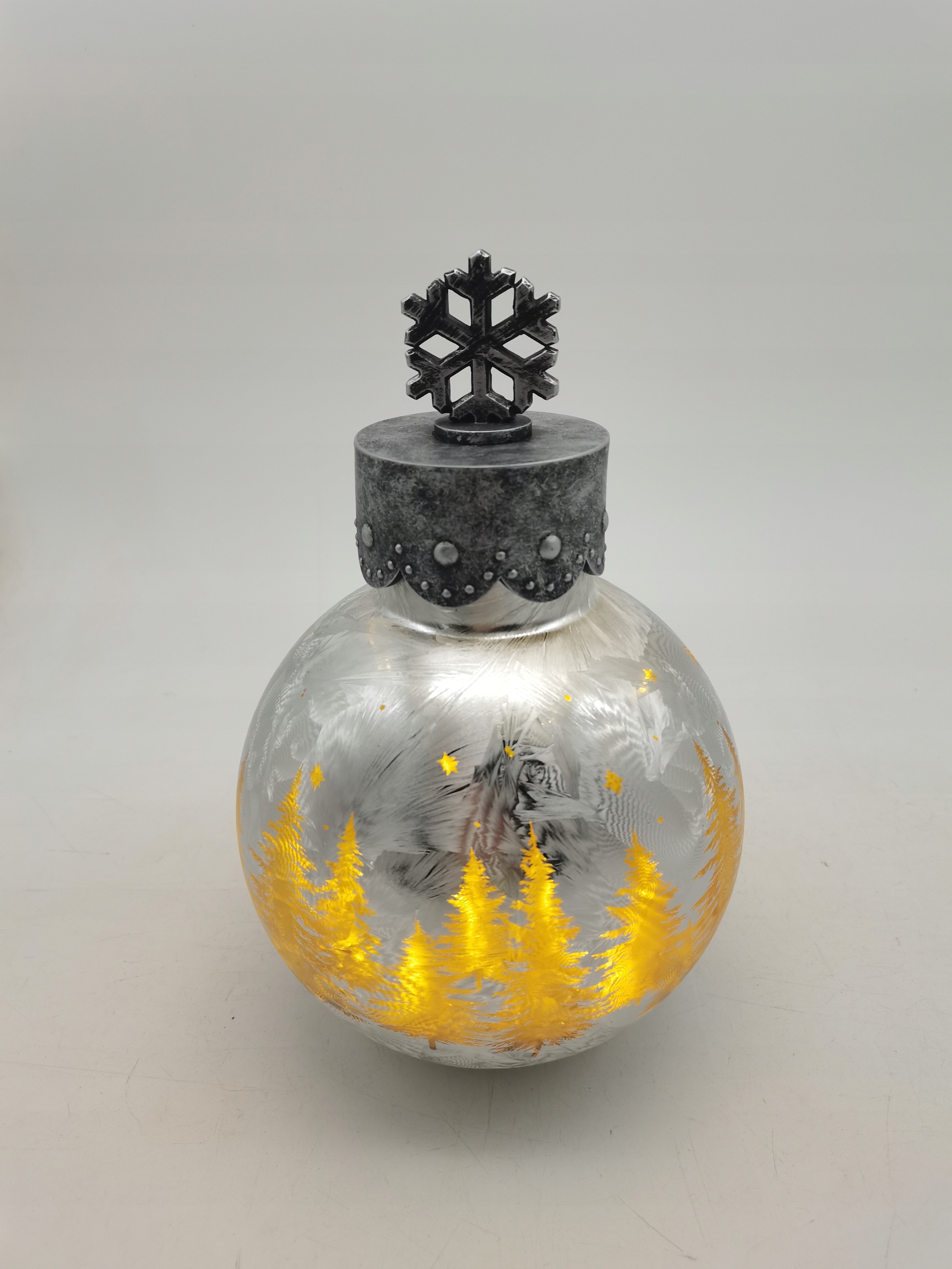 BOMBKA SZKLANA LED ŚWIECĄCA DO POSTAWIENIA DEKORACJA 26,5 CM ZŁOTA SREBRNA Marka inna