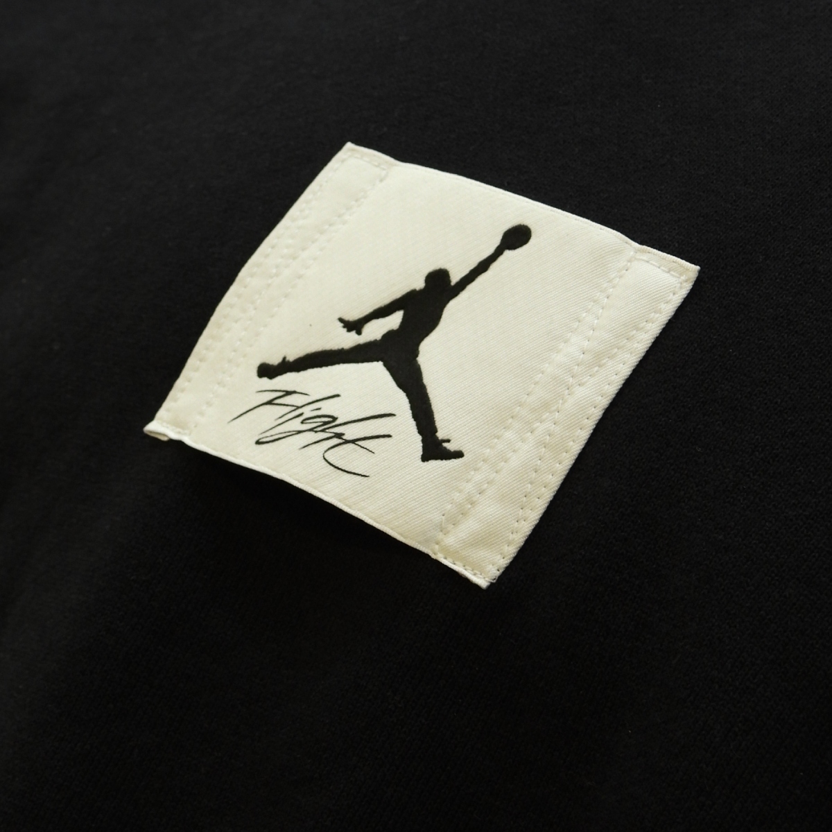 DRESOWA BLUZA AIR JORDAN ESSENTIALS STATEMENT FLEECE CREWNECK BLACK CZARNA Marka Jordan