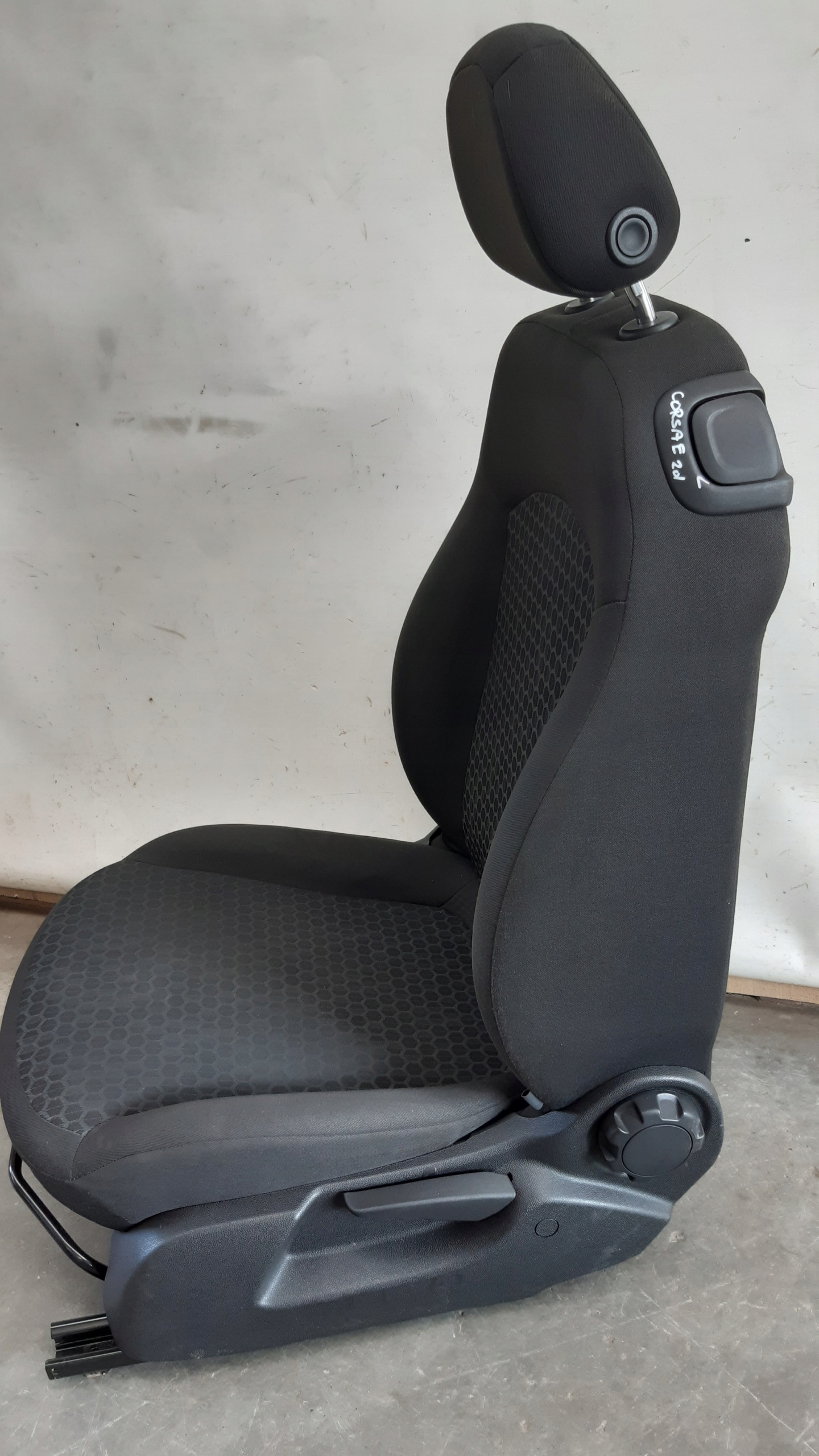 Fotel bal Opel Corsa E