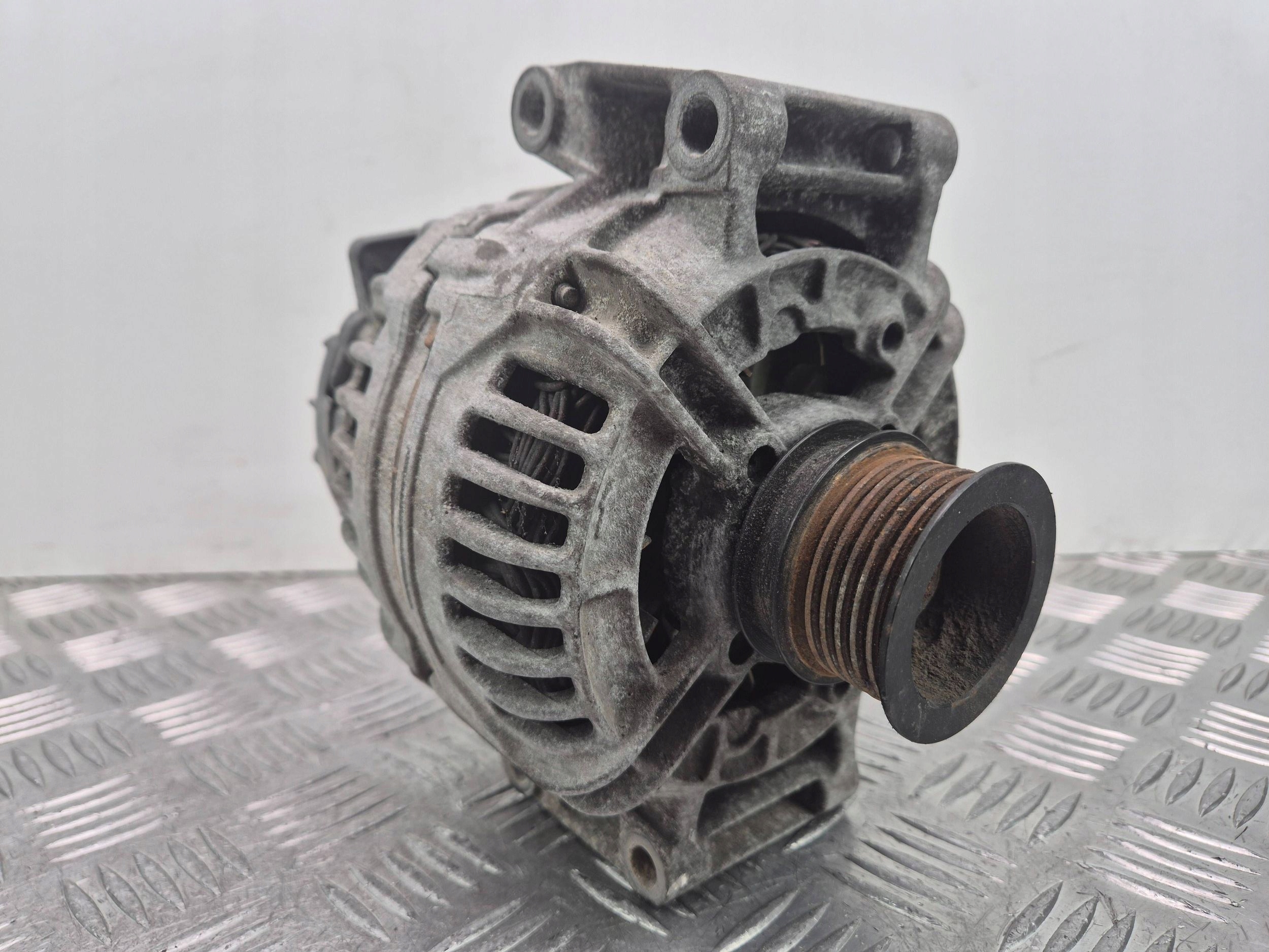 Mercedes GLK280 X204 Alternator A0131546302