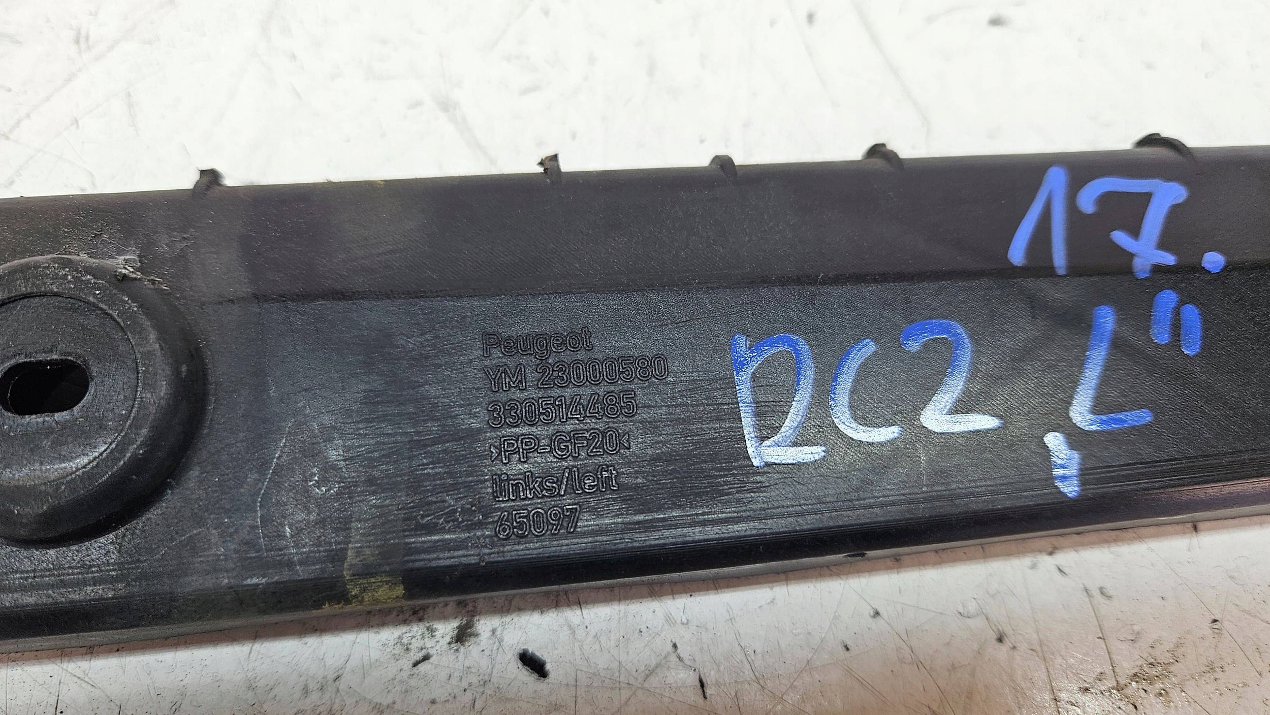 Peugeot RCZ Support Support plaque Couvertures progowej lewej Jupes ym23000580