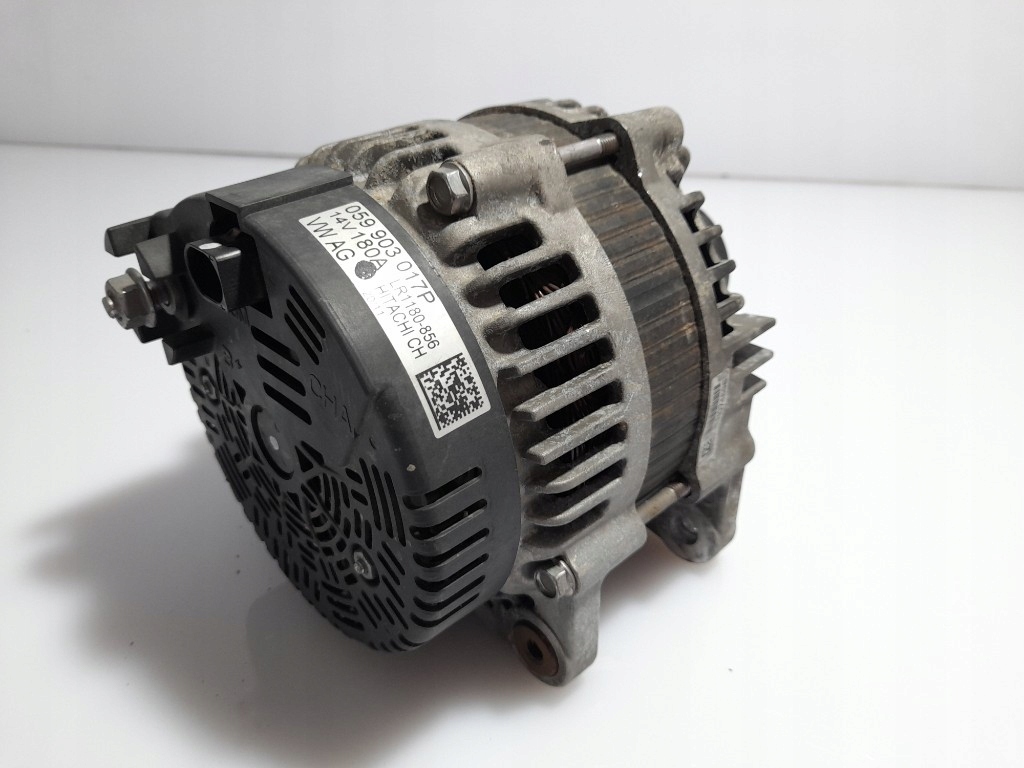 AUDI A6 C7 A7 A8 3.0TDI 059903017P ORYGINAŁ ALTERNATOR HITACHI 180A Typ samochodu 4x4/SUV Samochody osobowe